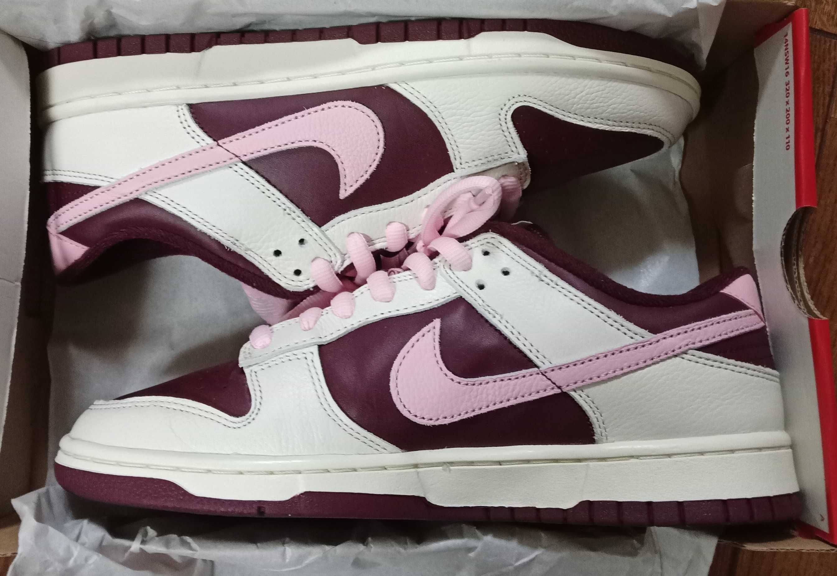 Nike Dunk Low "Valentine’s Day" (2023)