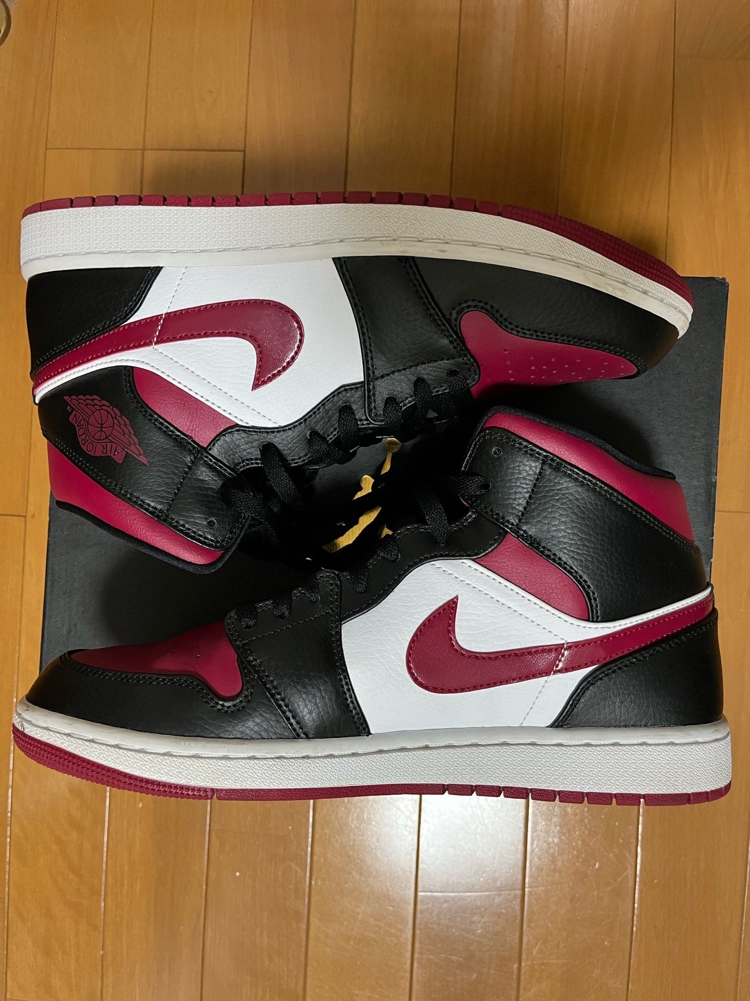 NIKE AIR JORDAN 1 MID "BLACK/RED/WHITE"