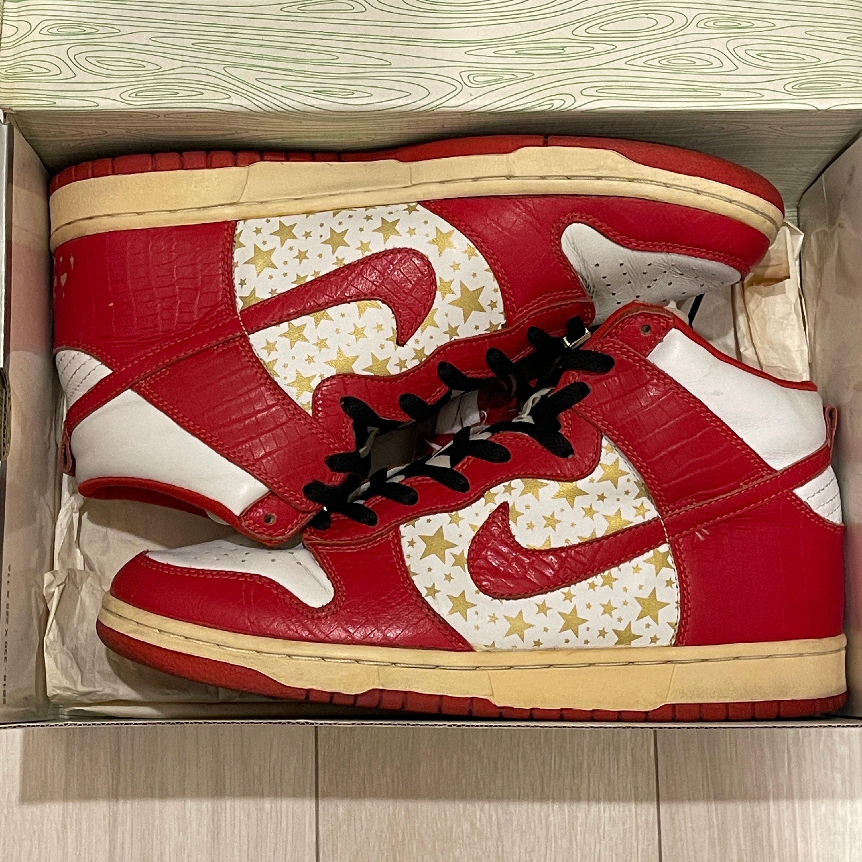 Supreme × Nike SB Dunk High "Red Stars"
