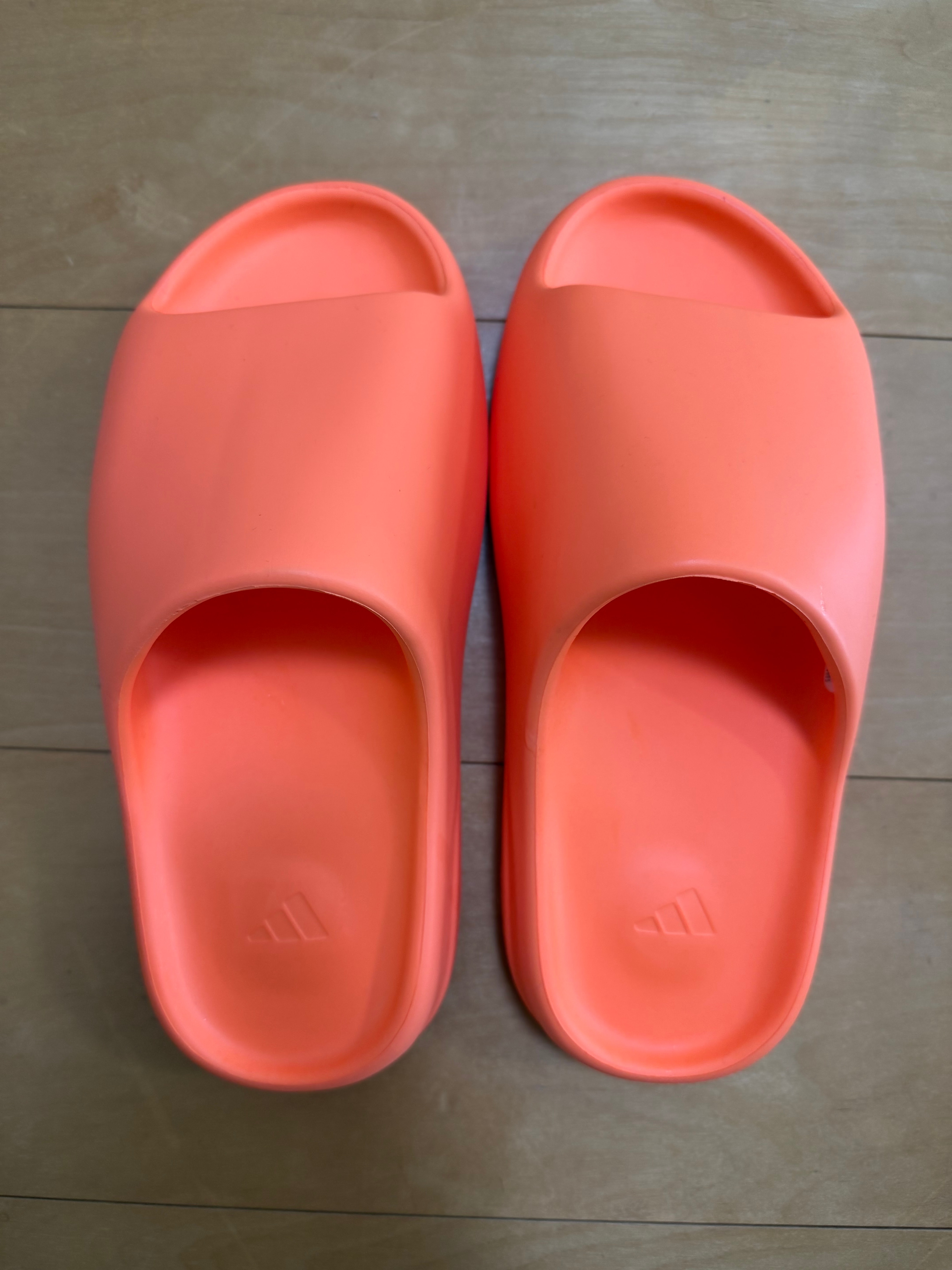 イージー イージー スライド (YEEZY Yeezy Slide) の新作・中古通販