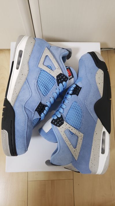 Nike Air Jordan 4 "University Blue"