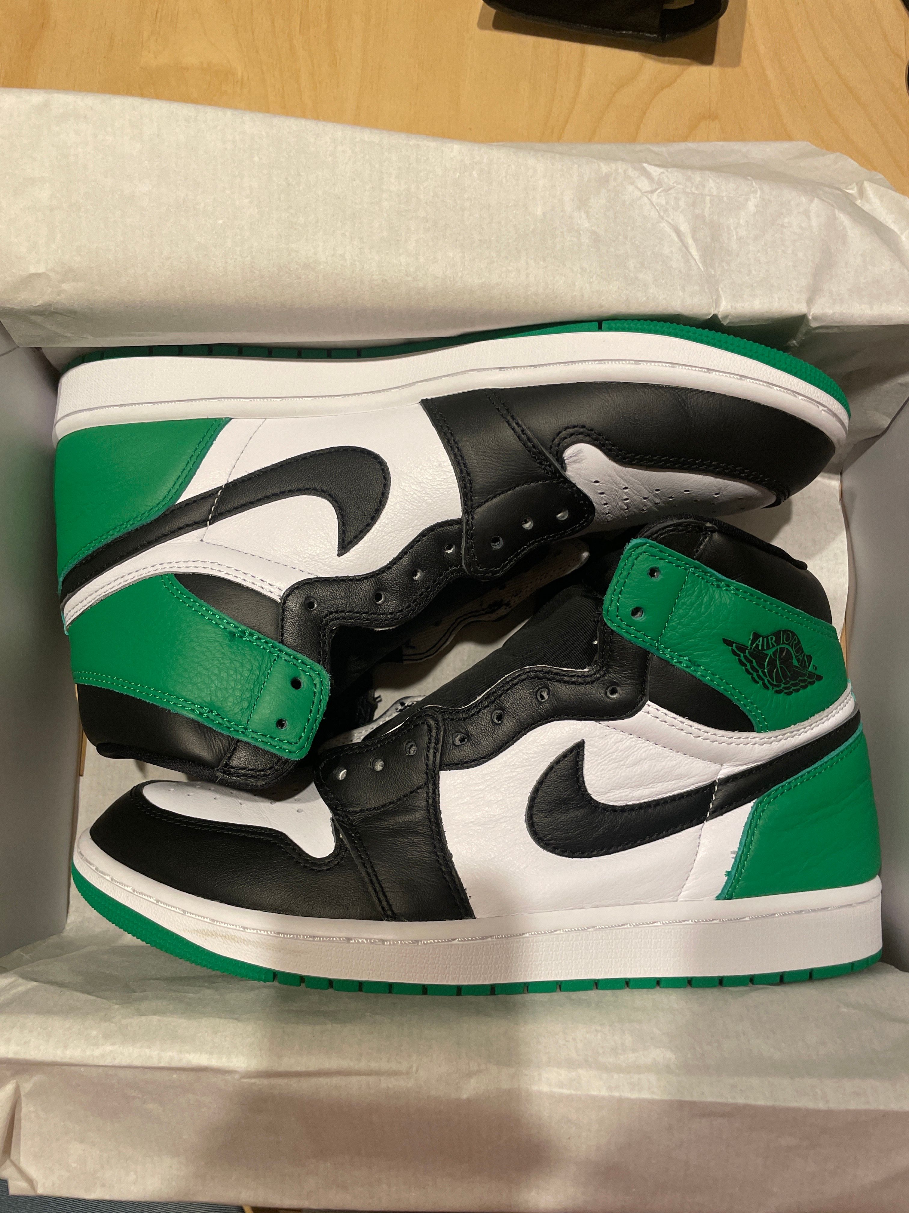 Nike Air Jordan 1 Retro High OG "Celtics/Black and Lucky Green" (2023)