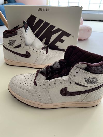A Ma Maniere × Nike Air Jordan 1 Retro High OG "Sail and Burgundy"