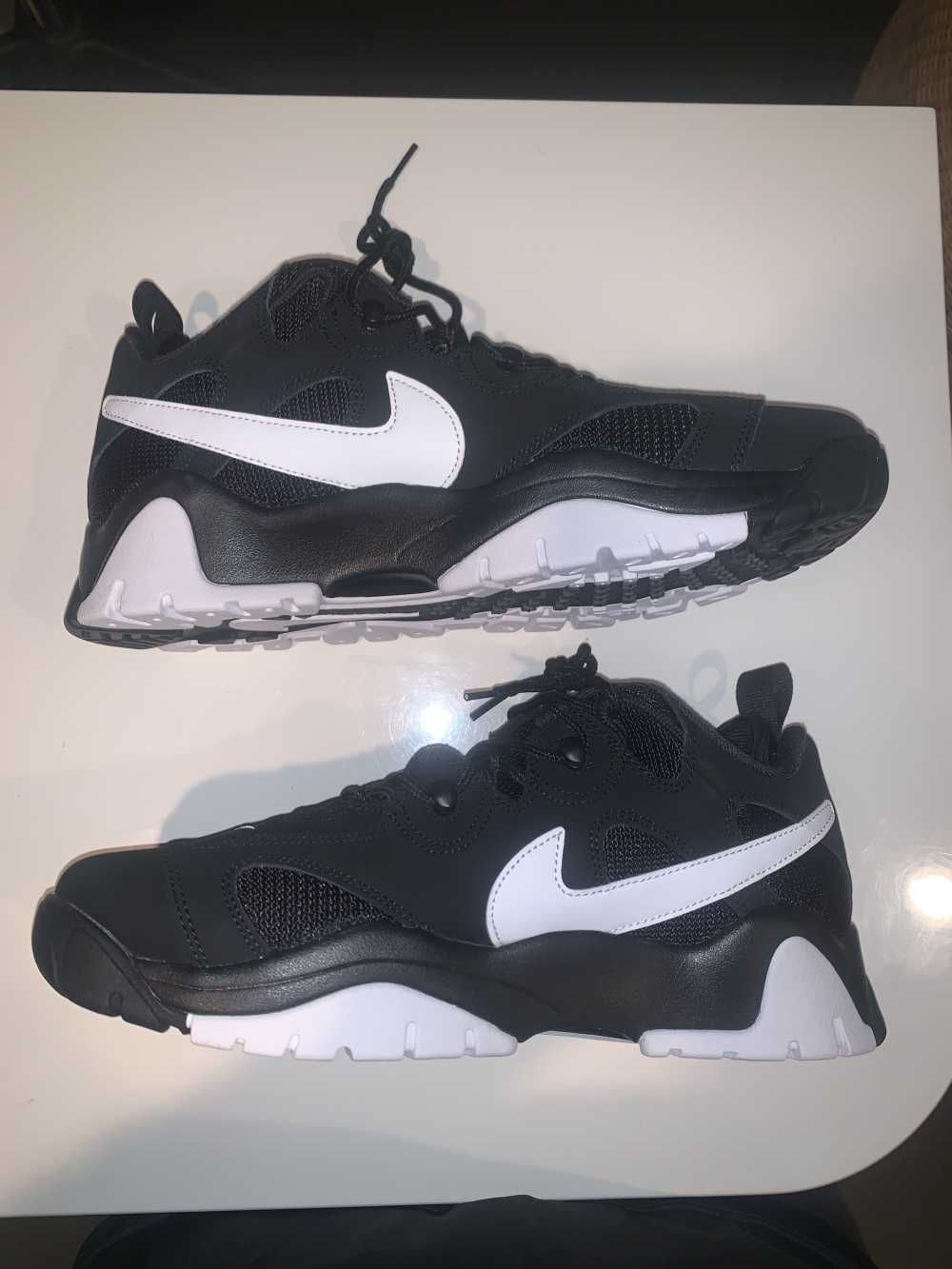 NIKE AIR BARRAGE LOW "BLACK/WHITE"