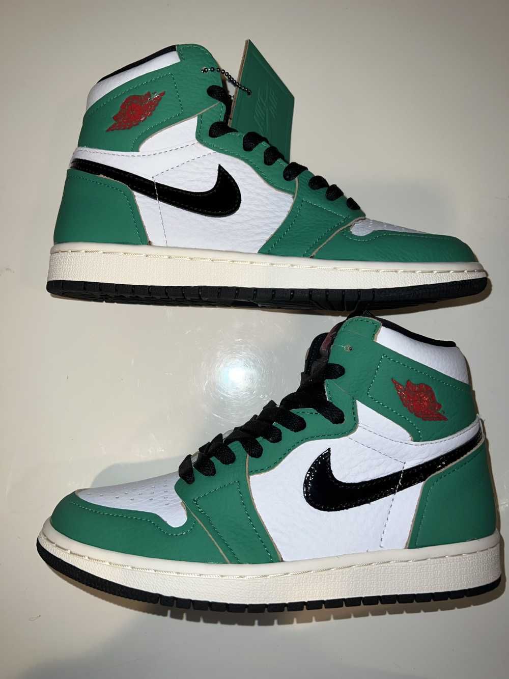 Nike Women's Air Jordan 1 High OG "Lucky Green/White-Sail-Black"   