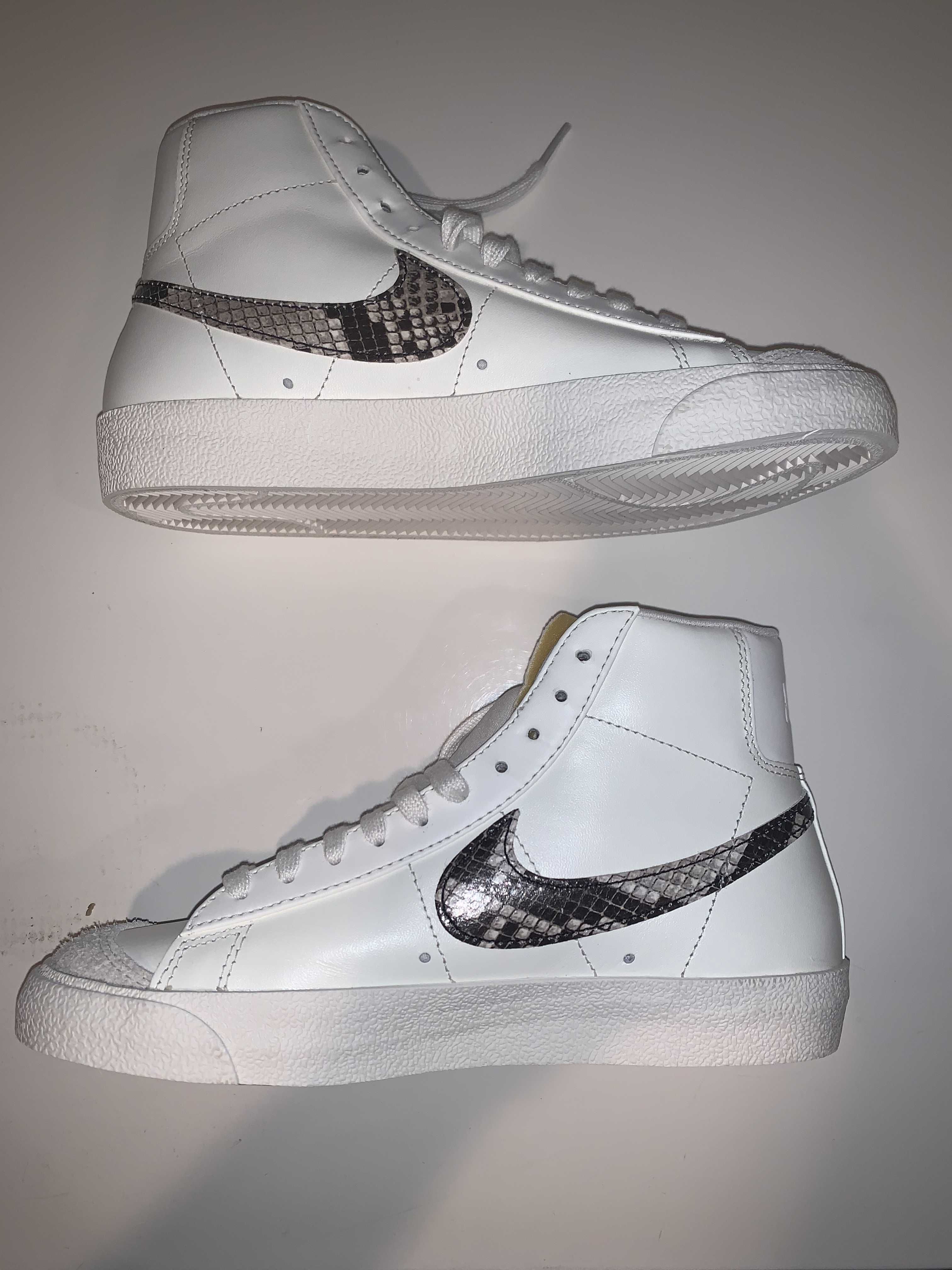 NIKE Women's BLAZER MID '77 "SNAKE"