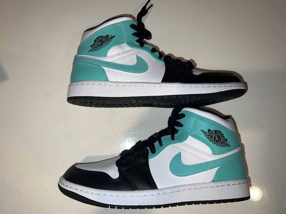 Nike Air Jordan 1 Mid "Tropical Twist"