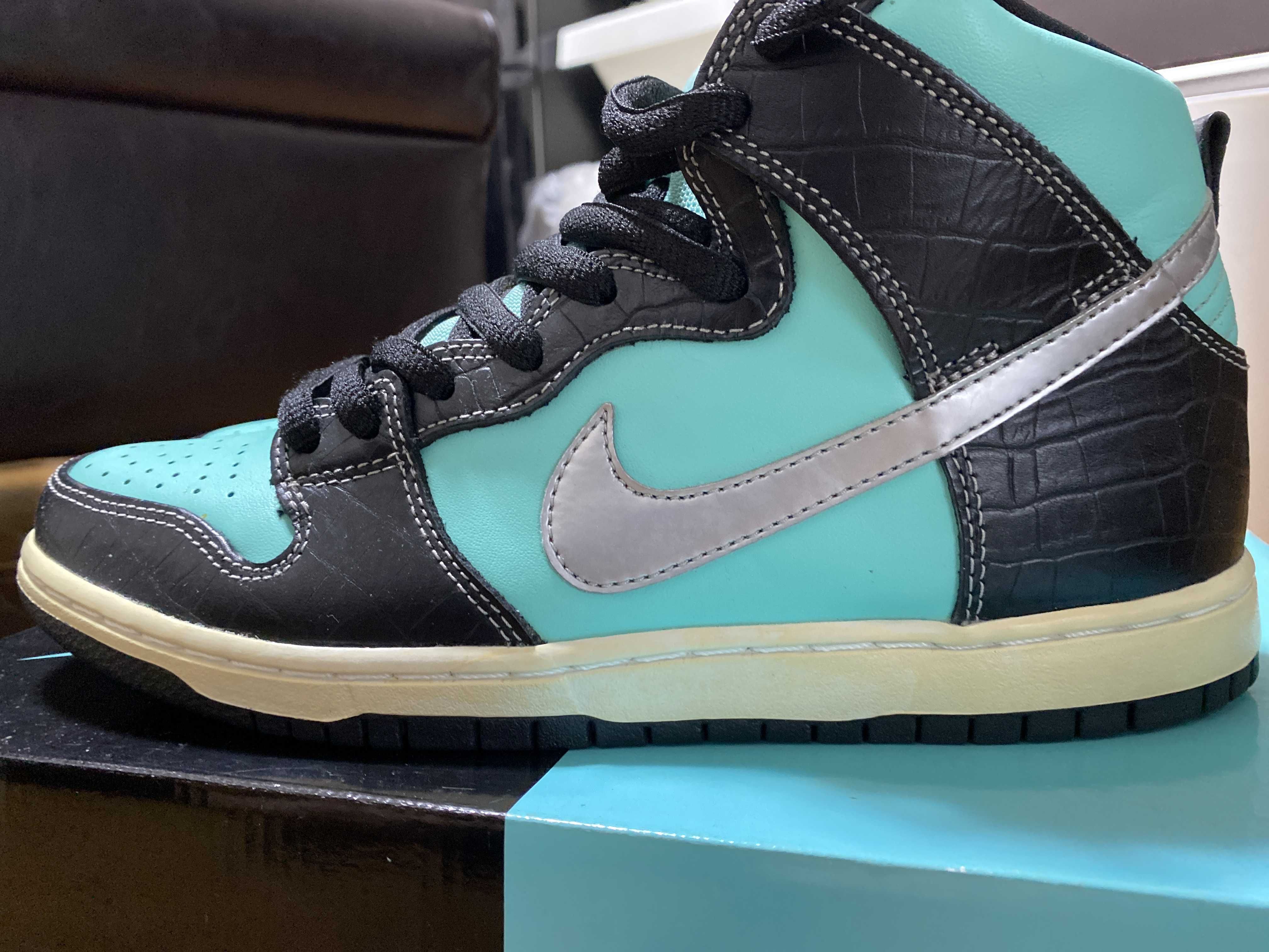 Diamond Supply × Nike SB Dunk High "Tiffany"