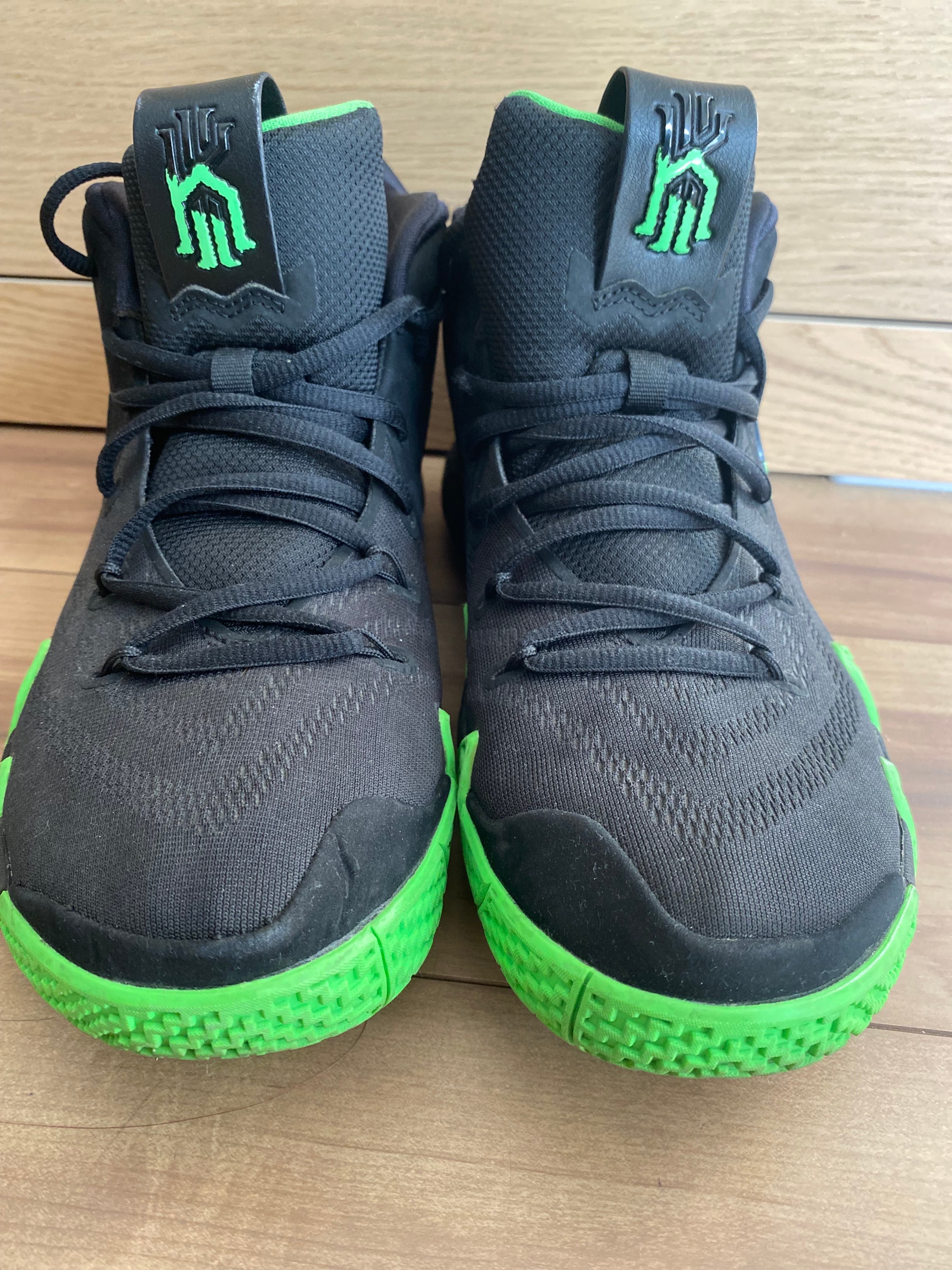 ナイキ カイリー4 "ハロウィーン"