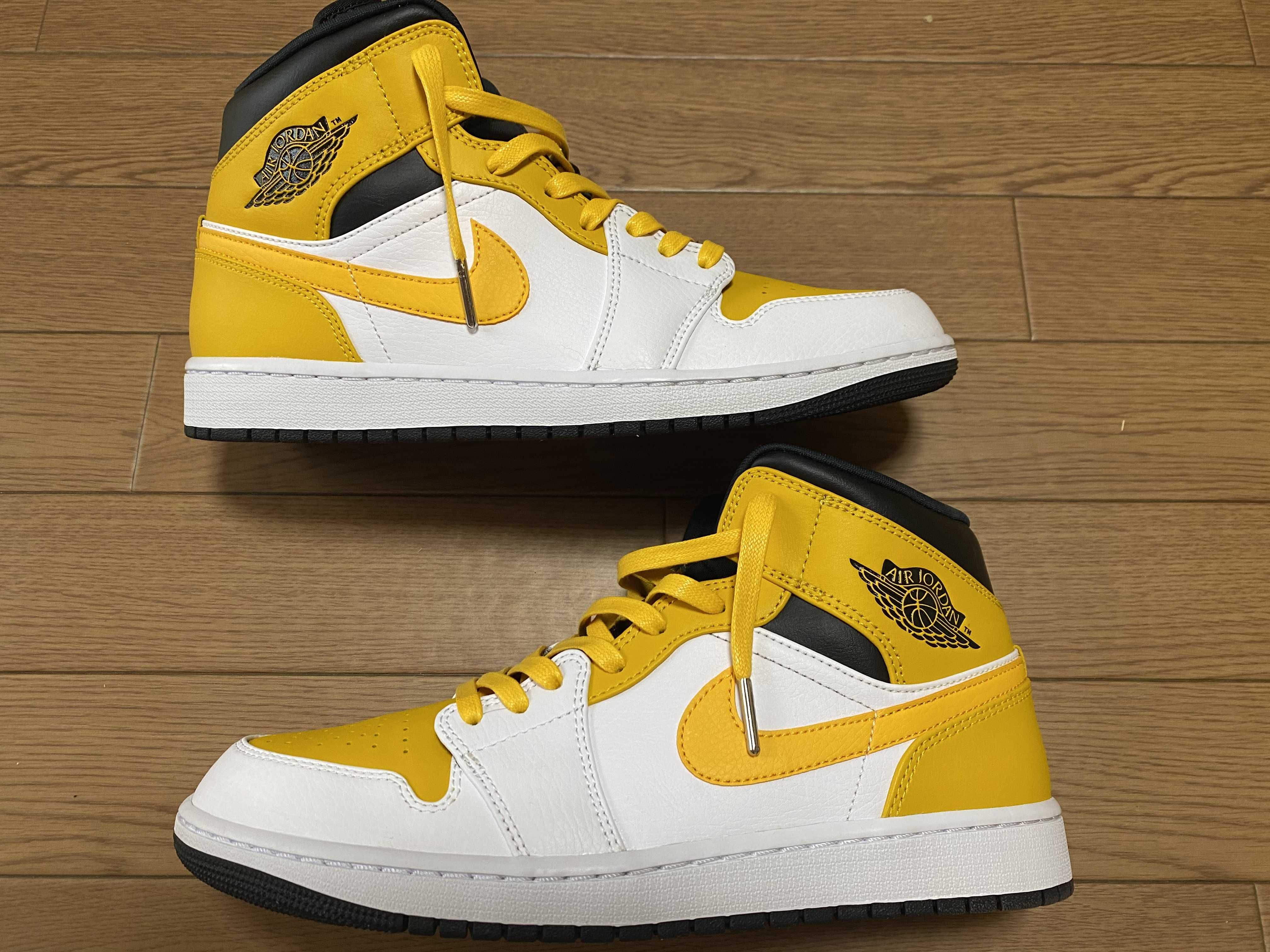Nike Air Jordan 1 Mid "University Gold"
