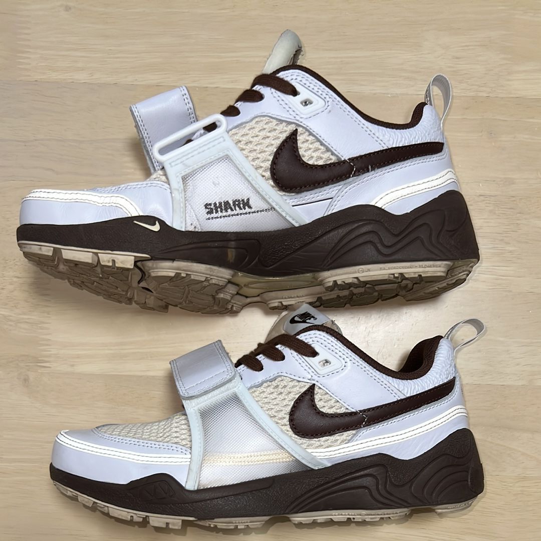 Travis Scott × Nike Zoom Field Jaxx "White and Light Chocolate"