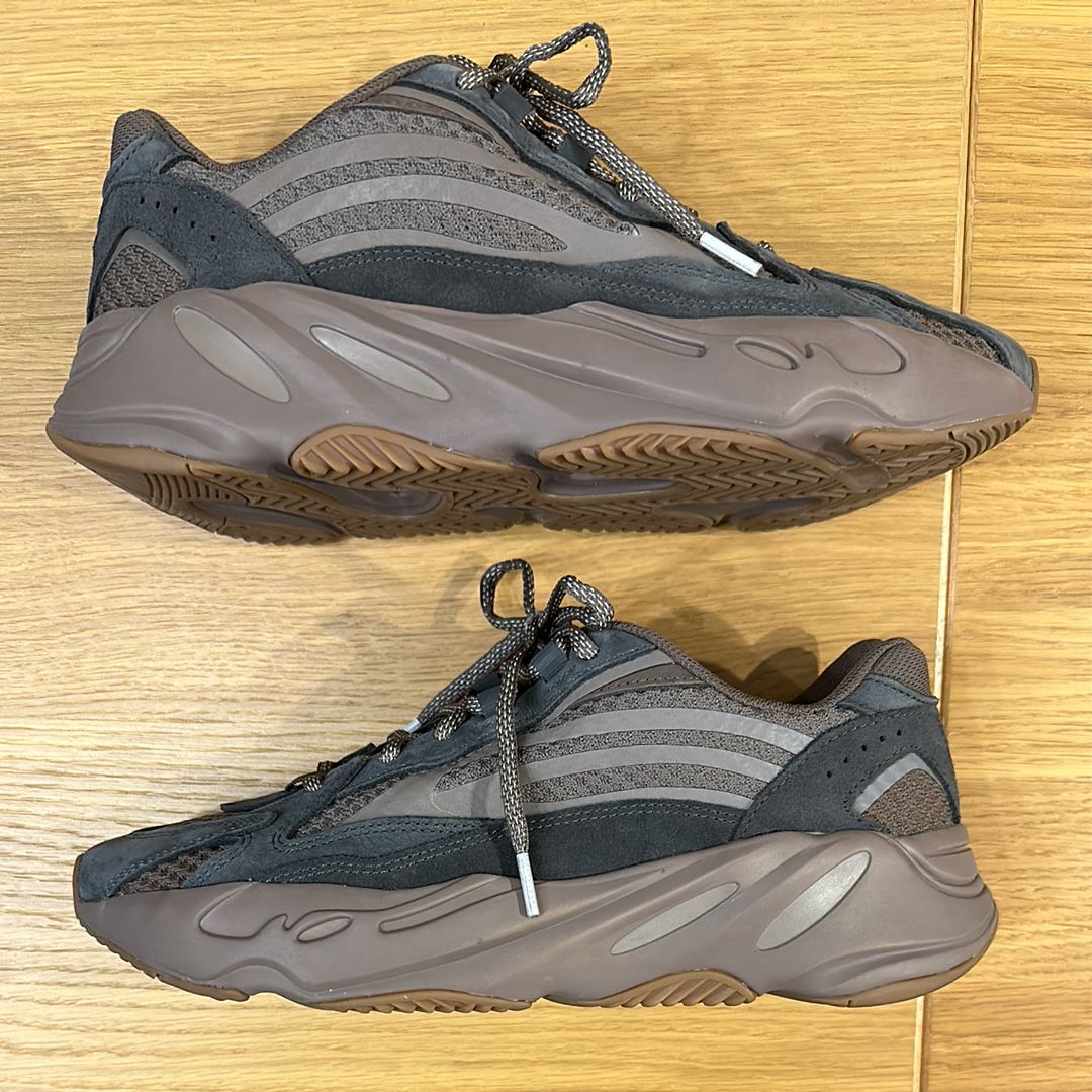 adidas YEEZY Boost 700V2 "Mauve"