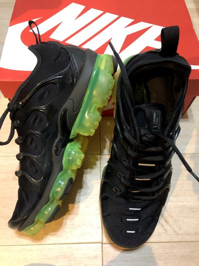 Nike Air Vapormax Plus "Black/Volt Sole"