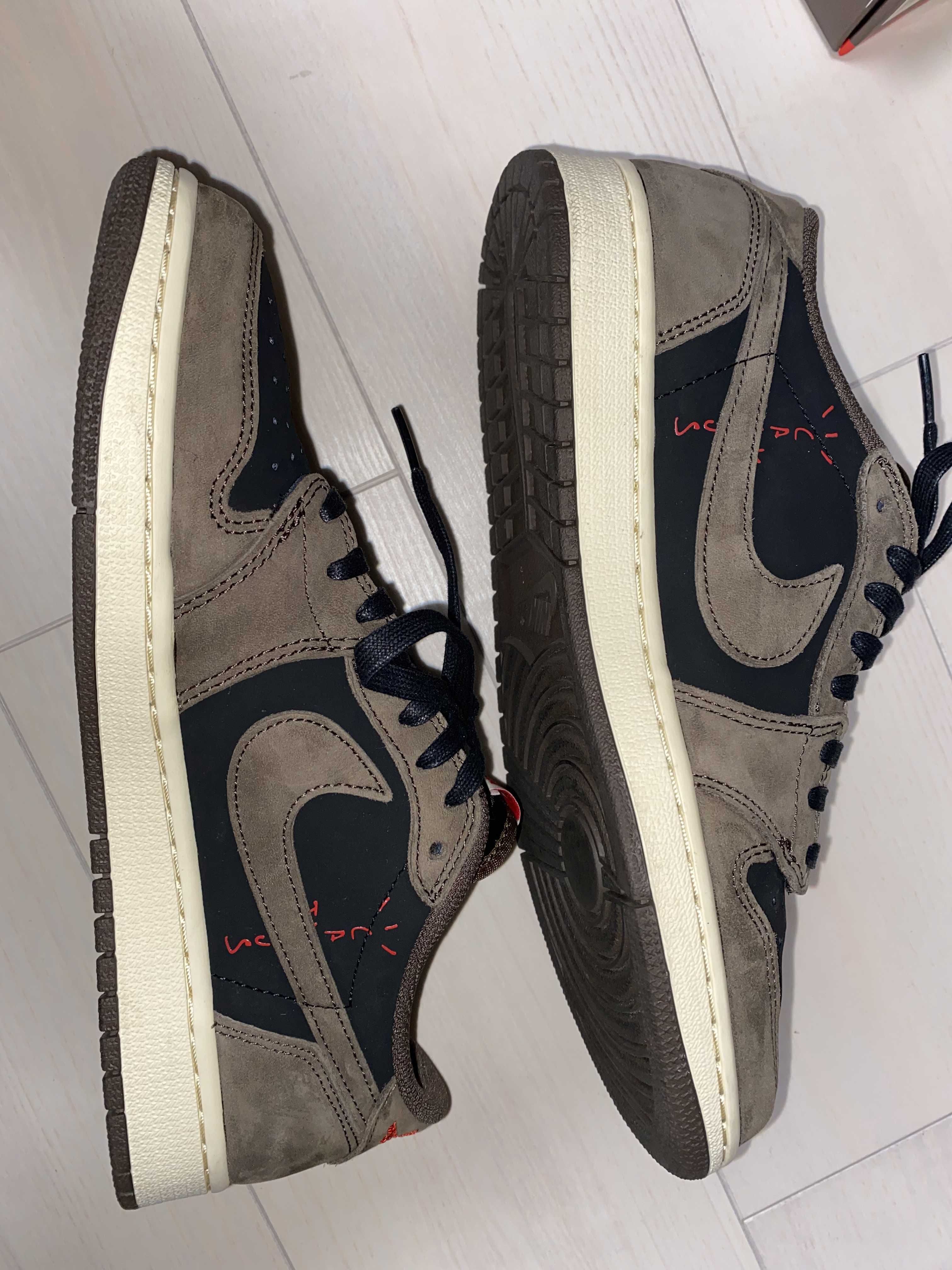 Travis Scott × Nike Air Jordan 1 Low OG SP-T "Black/Dark Mocha"