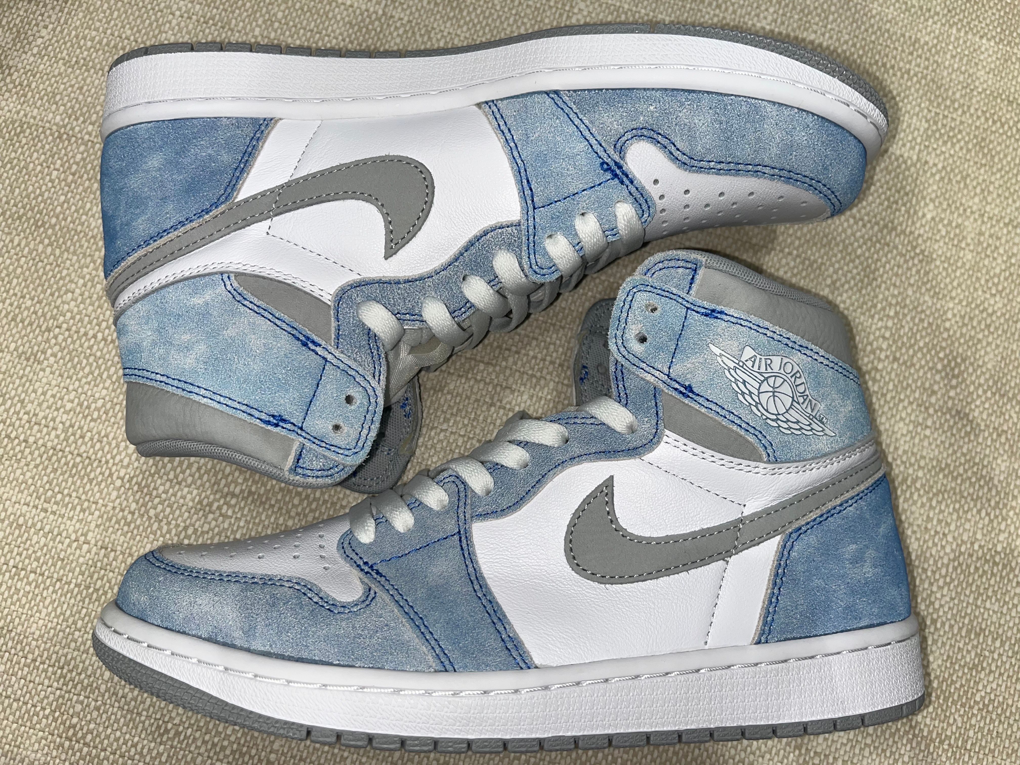 Nike Air Jordan 1 High OG "Hyper Royal"
