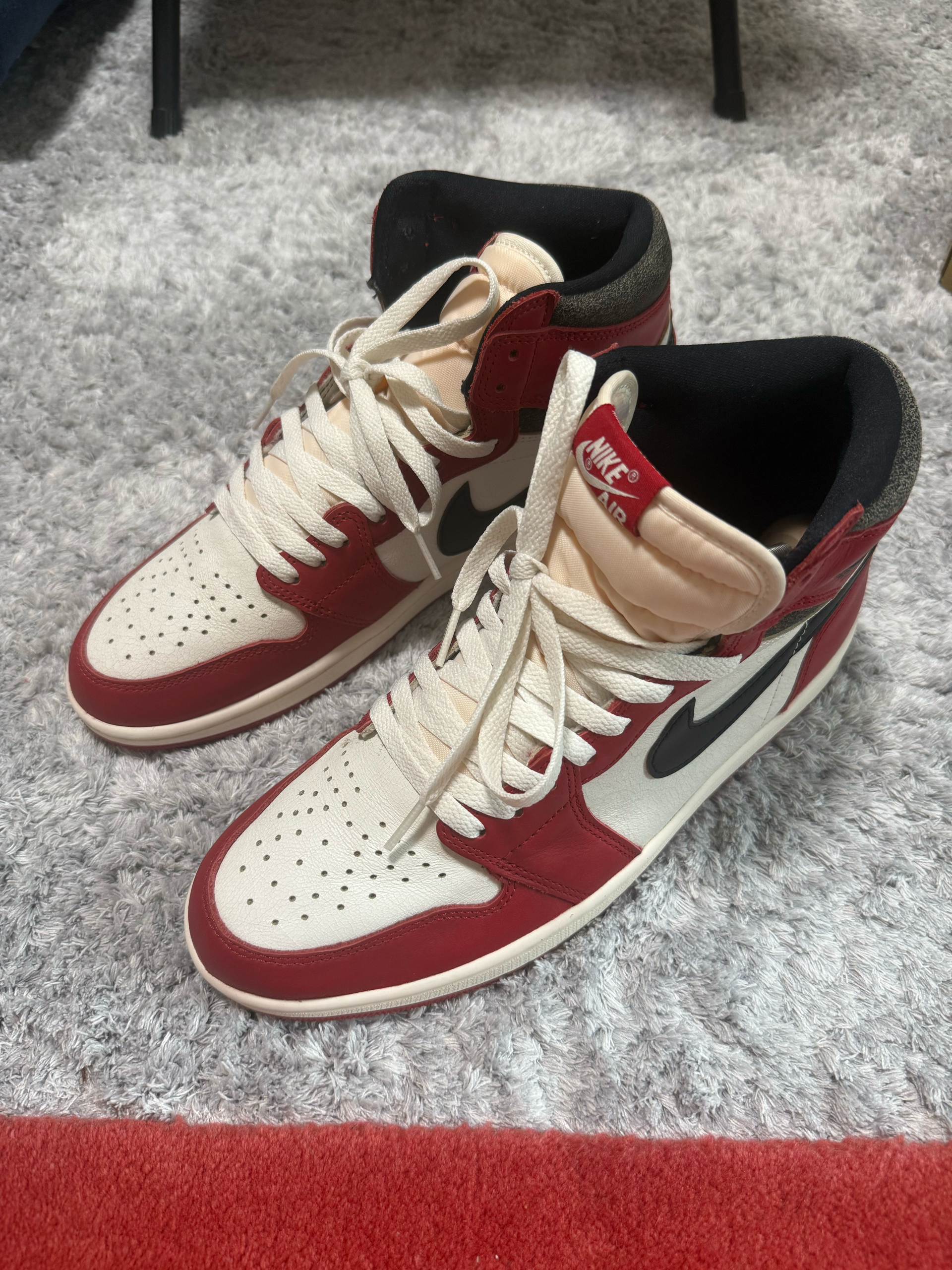Nike Air Jordan 1 High OG "Lost & Found/Chicago"