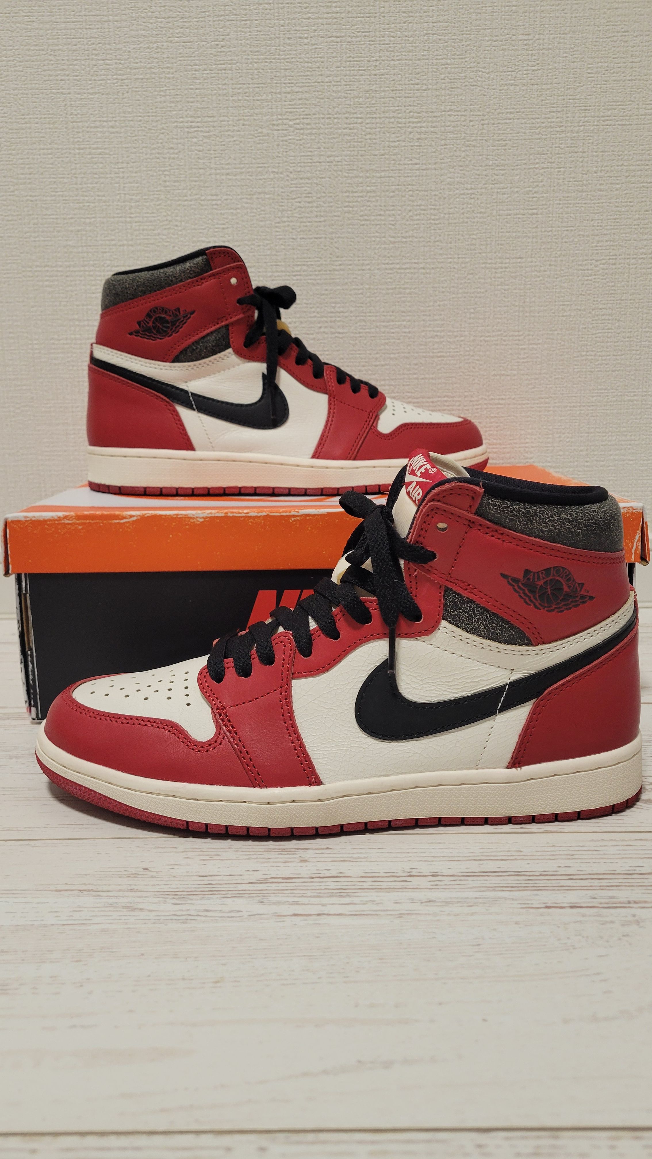 Nike Air Jordan 1 High OG "Lost & Found/Chicago"