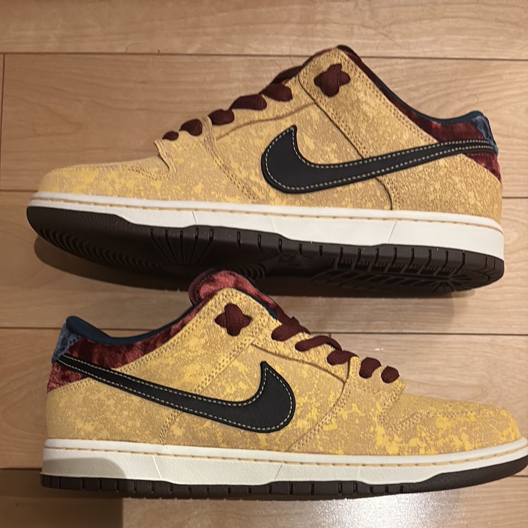 Nike SB Dunk Low Pro "City of Cinema/Celestial Gold and Dark Team Red"
