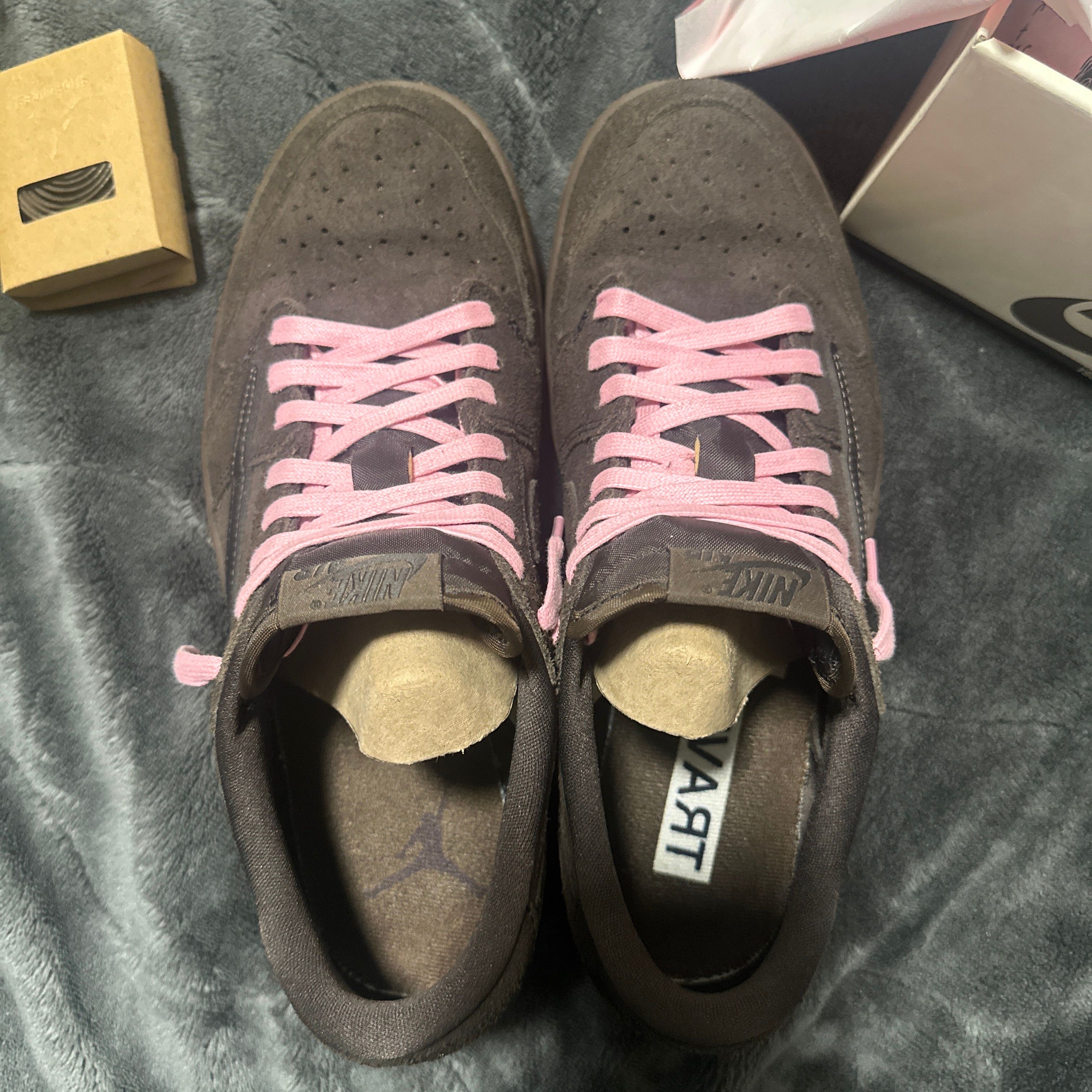 Travis Scott × Nike Air Jordan 1 Low OG SP "Velvet Brown and Dark Mocha"