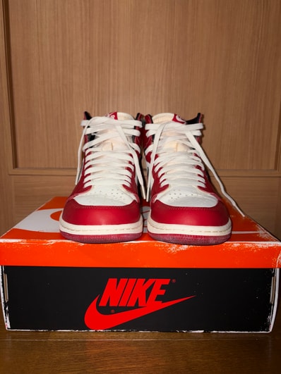 Nike Air Jordan 1 High OG "Lost & Found/Chicago"