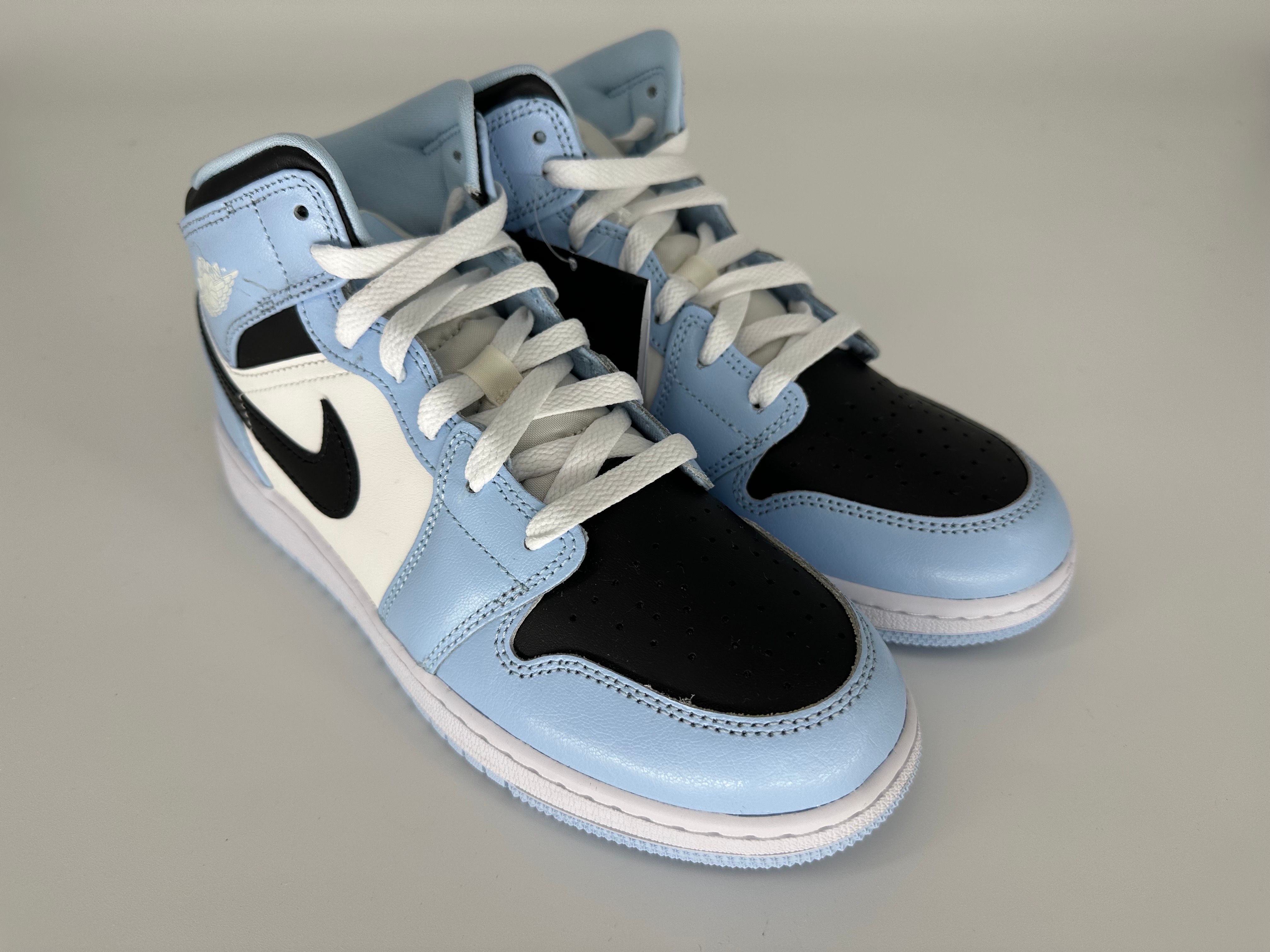 Nike GS Air Jordan 1 Mid "Ice Blue"