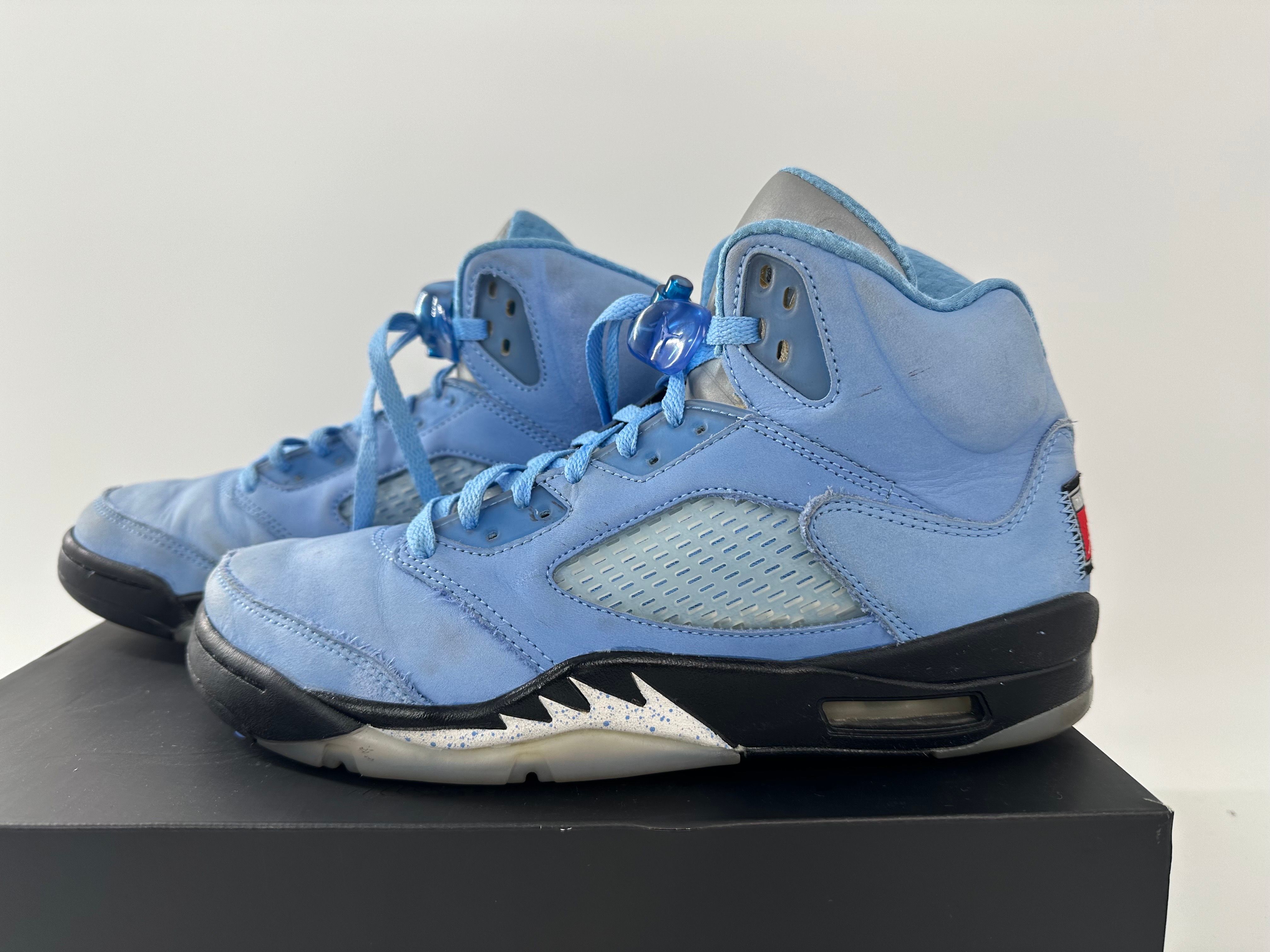 Nike Air Jordan 5 Retro SE "University Blue"