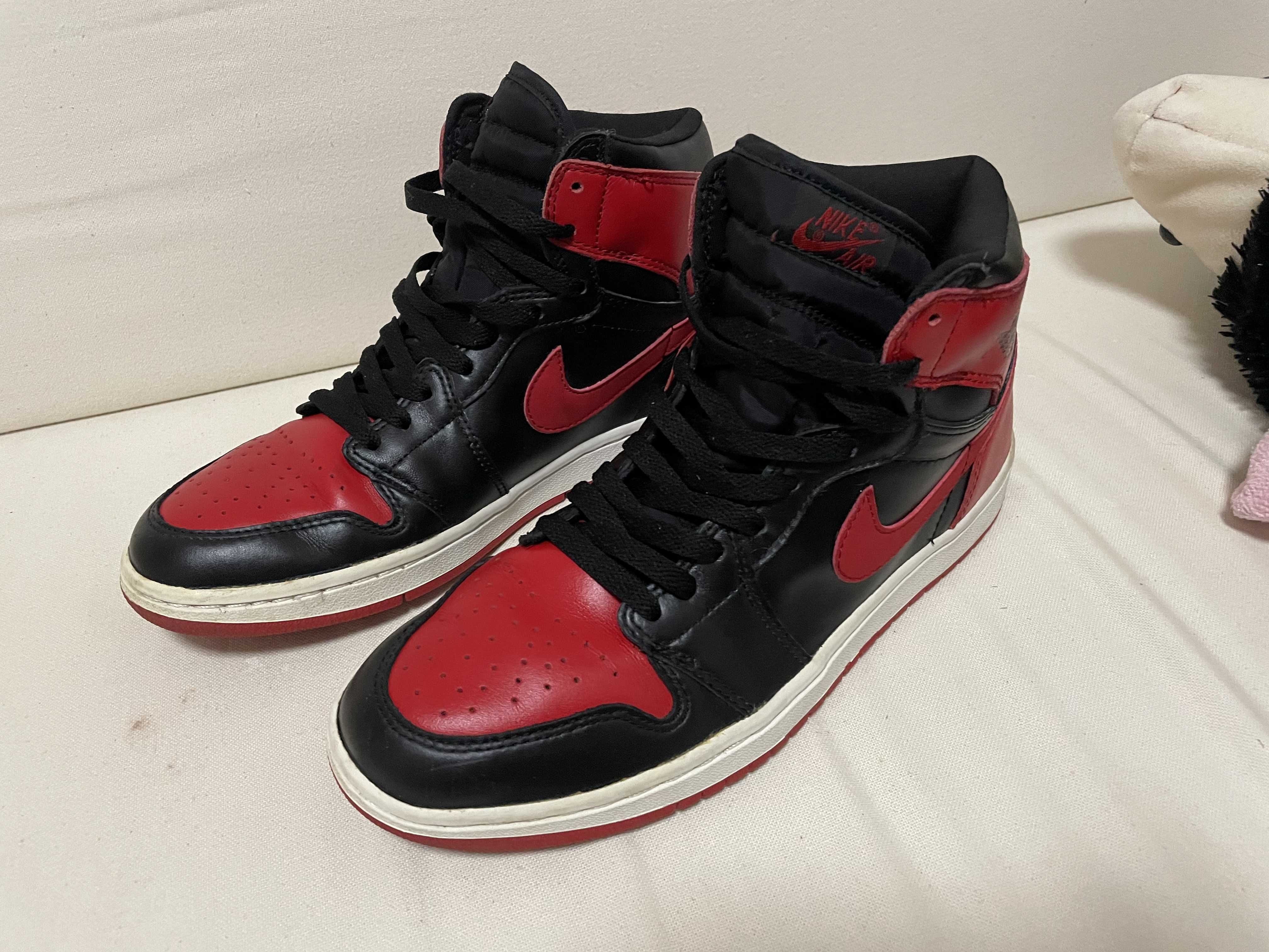 Nike Air Jordan 1 Retro High "Black Varsity Red/Bred"(2001)