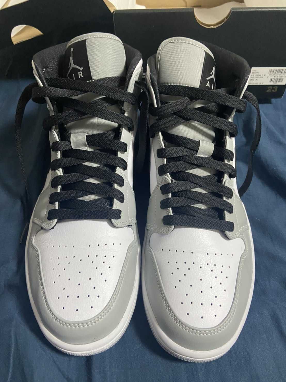 Nike Air Jordan 1 Mid "Light Smoke Grey/White/Black"
