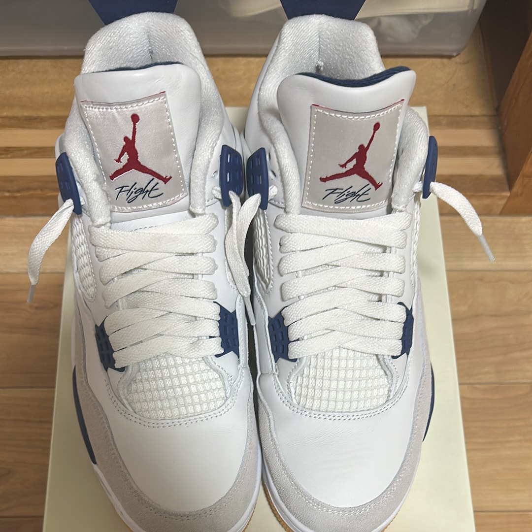 Nike SB Air Jordan 4 Retro SP "Summit White/Navy"