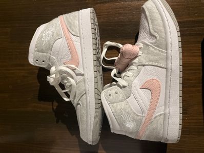 Nike Women's Air Jordan 1 Mid SE "Light Iron Ore"