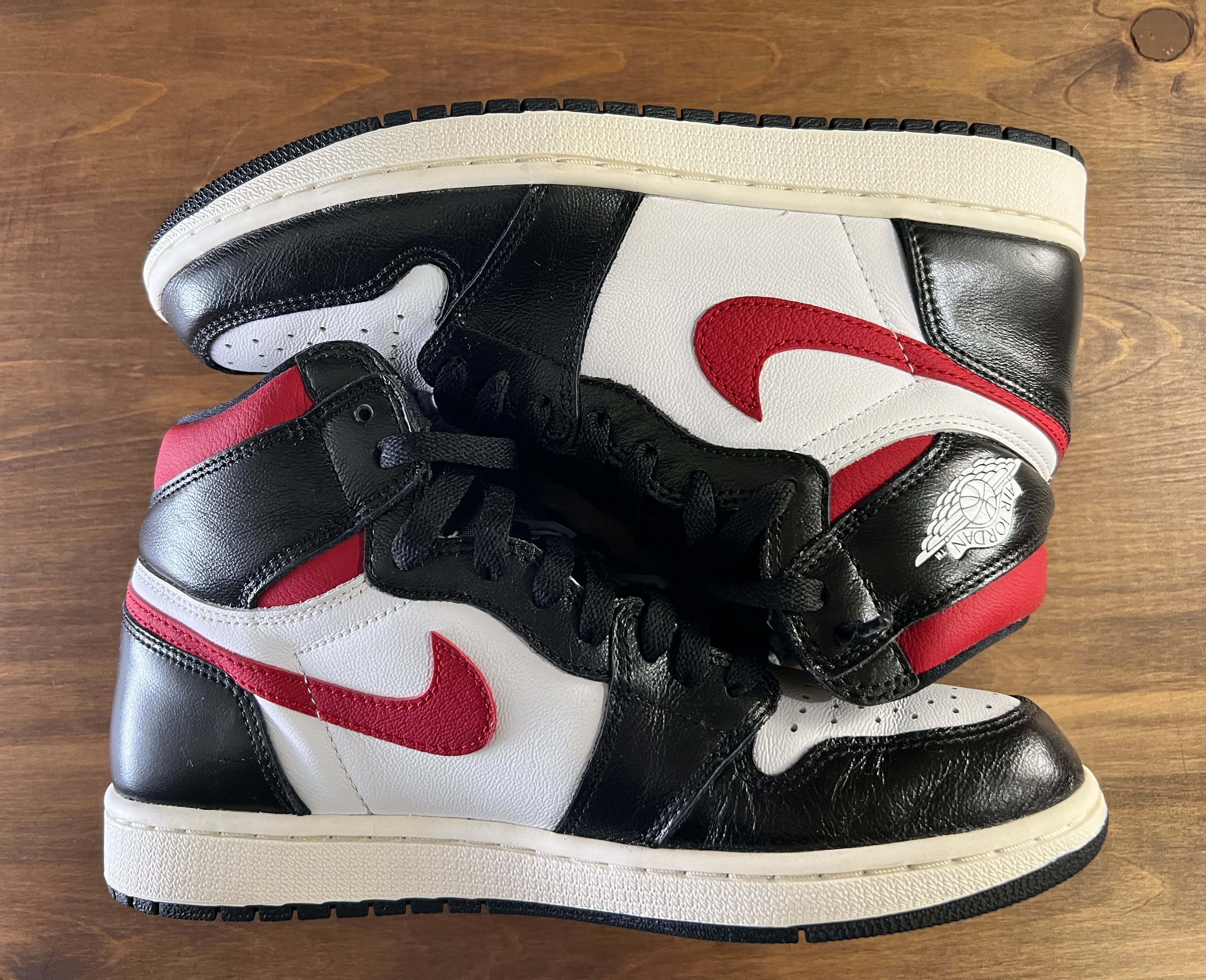 Nike Air Jordan 1 Retro High "Black/White/Sail/Gym Red"