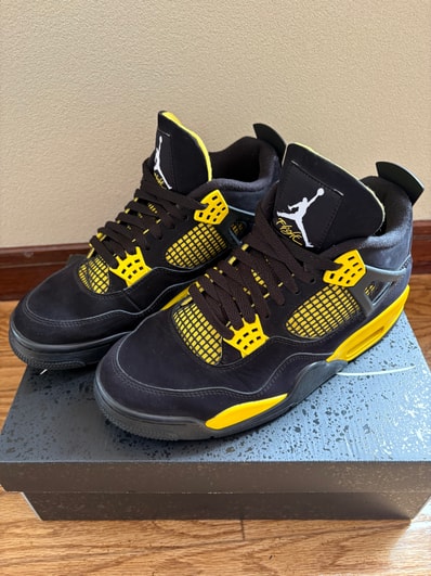 Nike Air Jordan 4 Retro "Thunder"(2023)