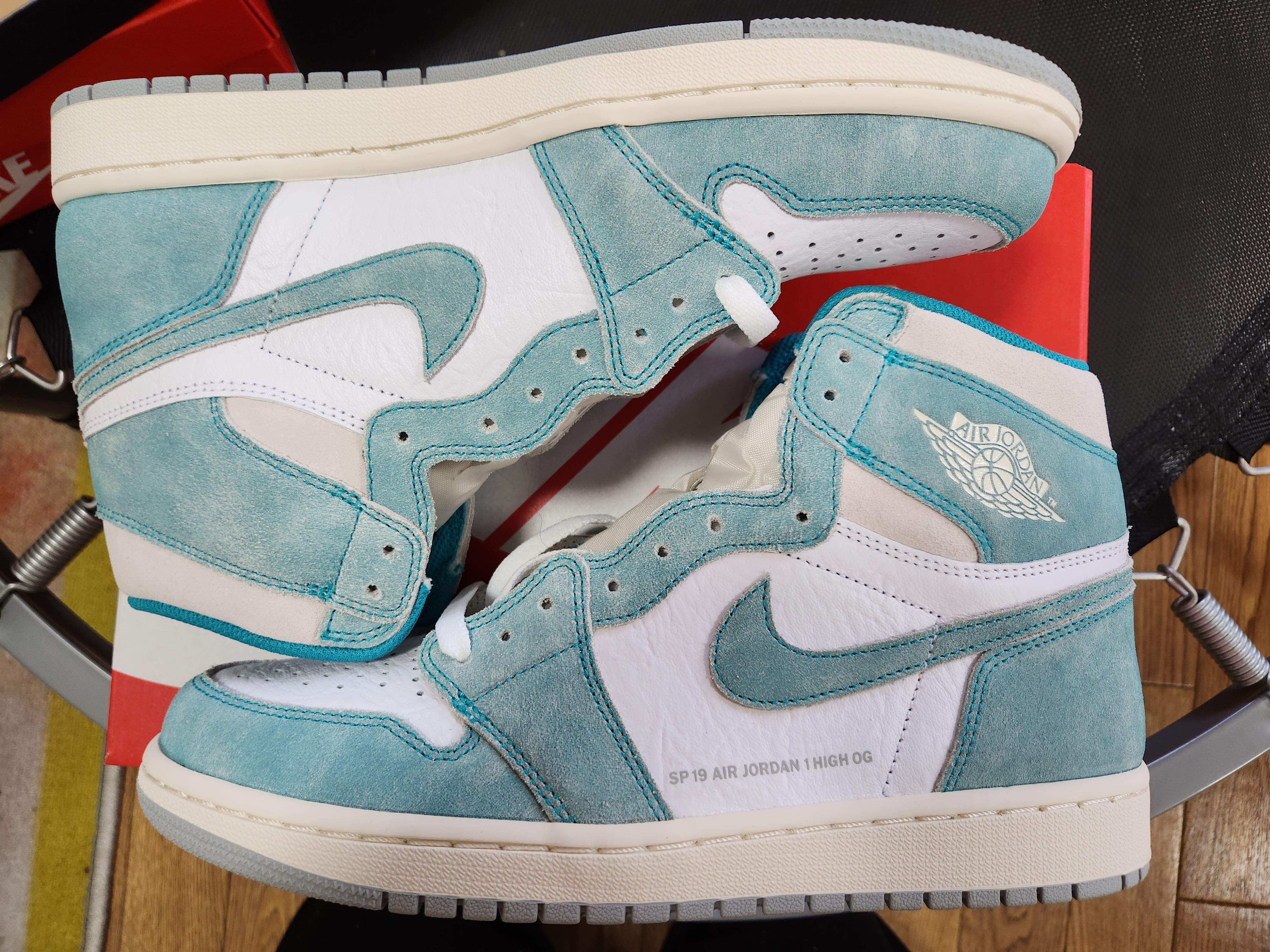 Nike Air Jordan 1 Retro High OG "Turbo Green"