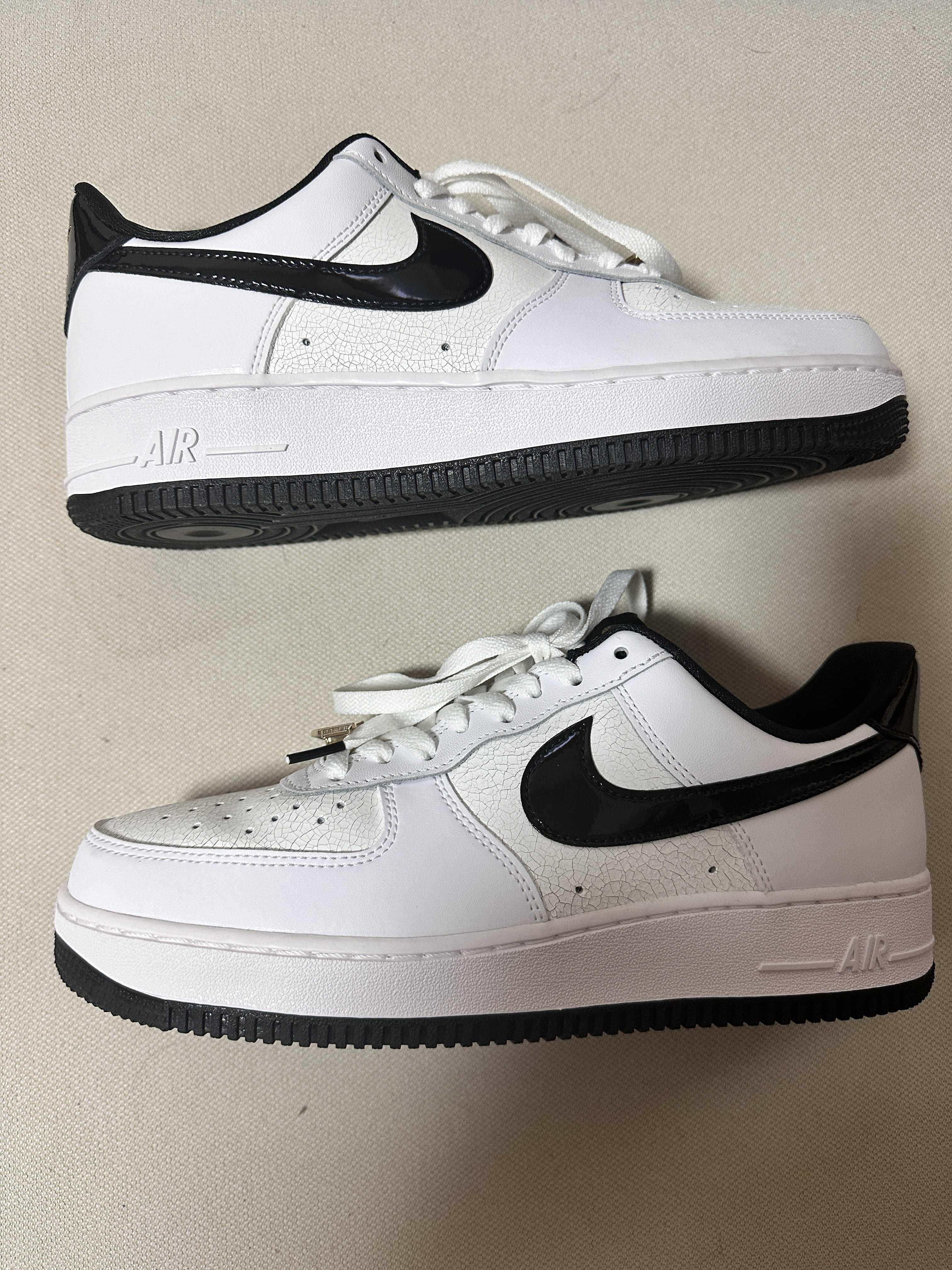 Nike Air Force 1 Low '07 LV8 "World Champ/White and Black"