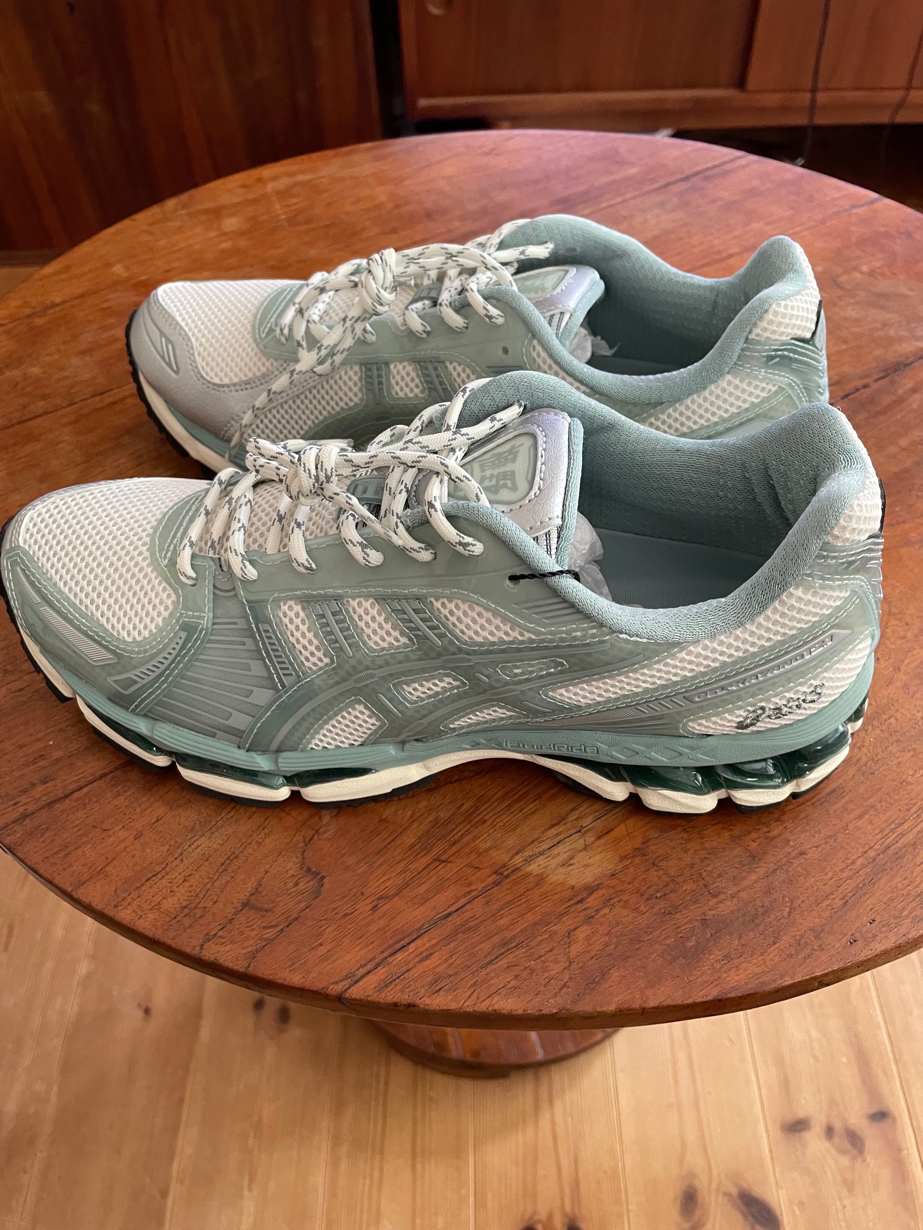 KITH Ronnie Fieg × Asics Gel-Kayano 12.1 "Cream/Sage"