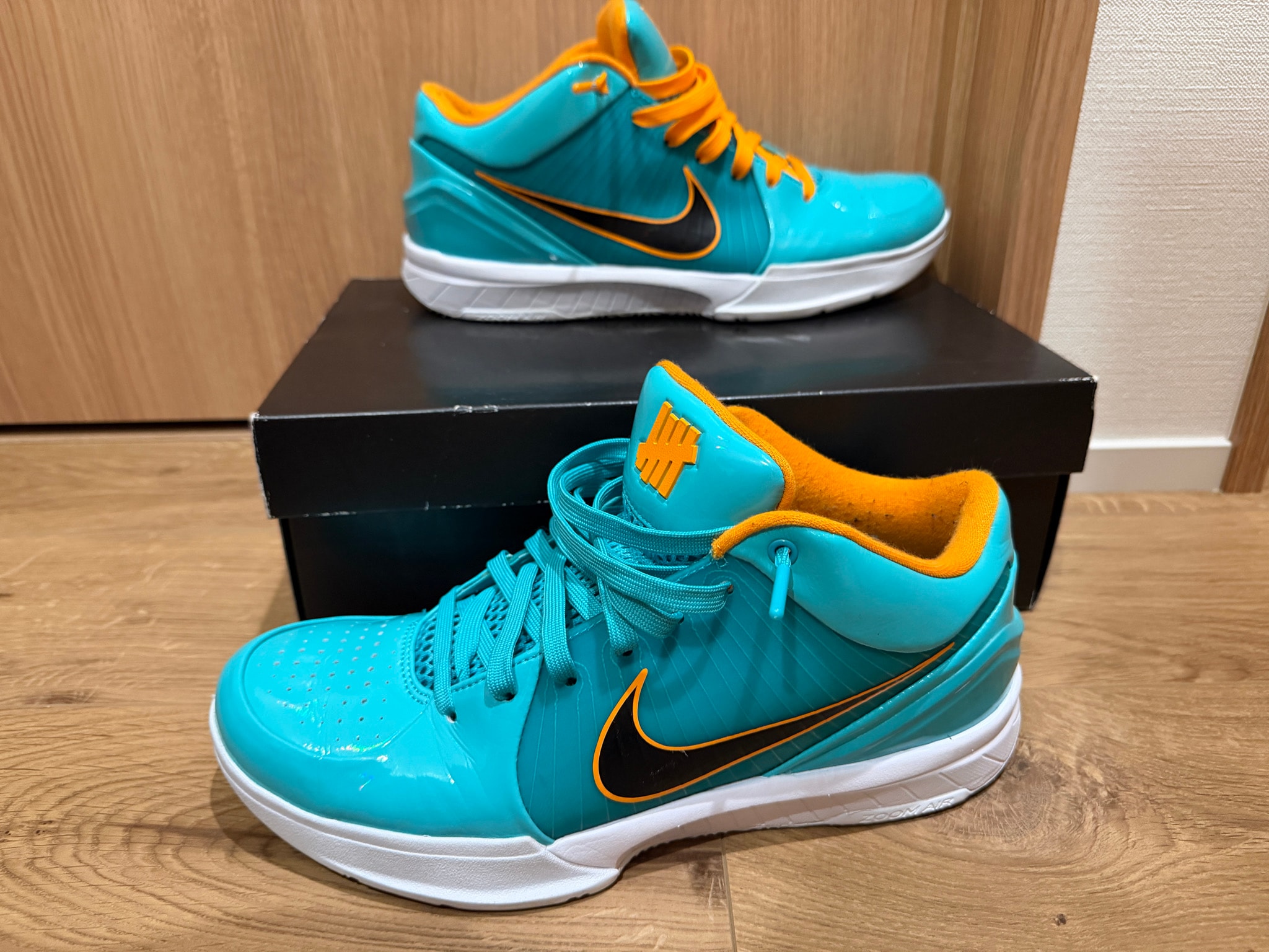 UNDEFEATED × Nike Kobe 4 Protro "Hyper Jade"