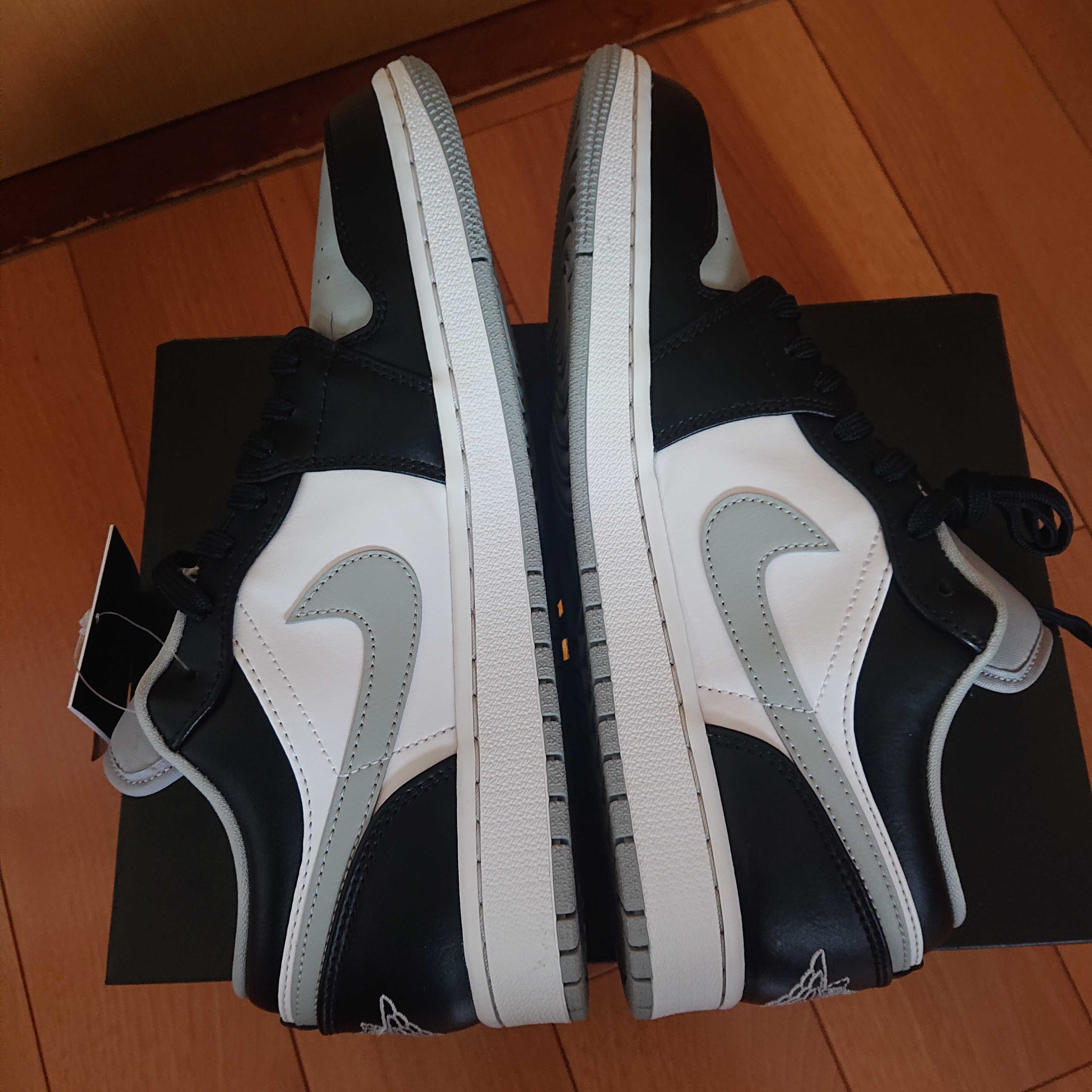 NIKE AIR JORDAN 1 LOW "BLACK/LIGHT SMOKE GREY"