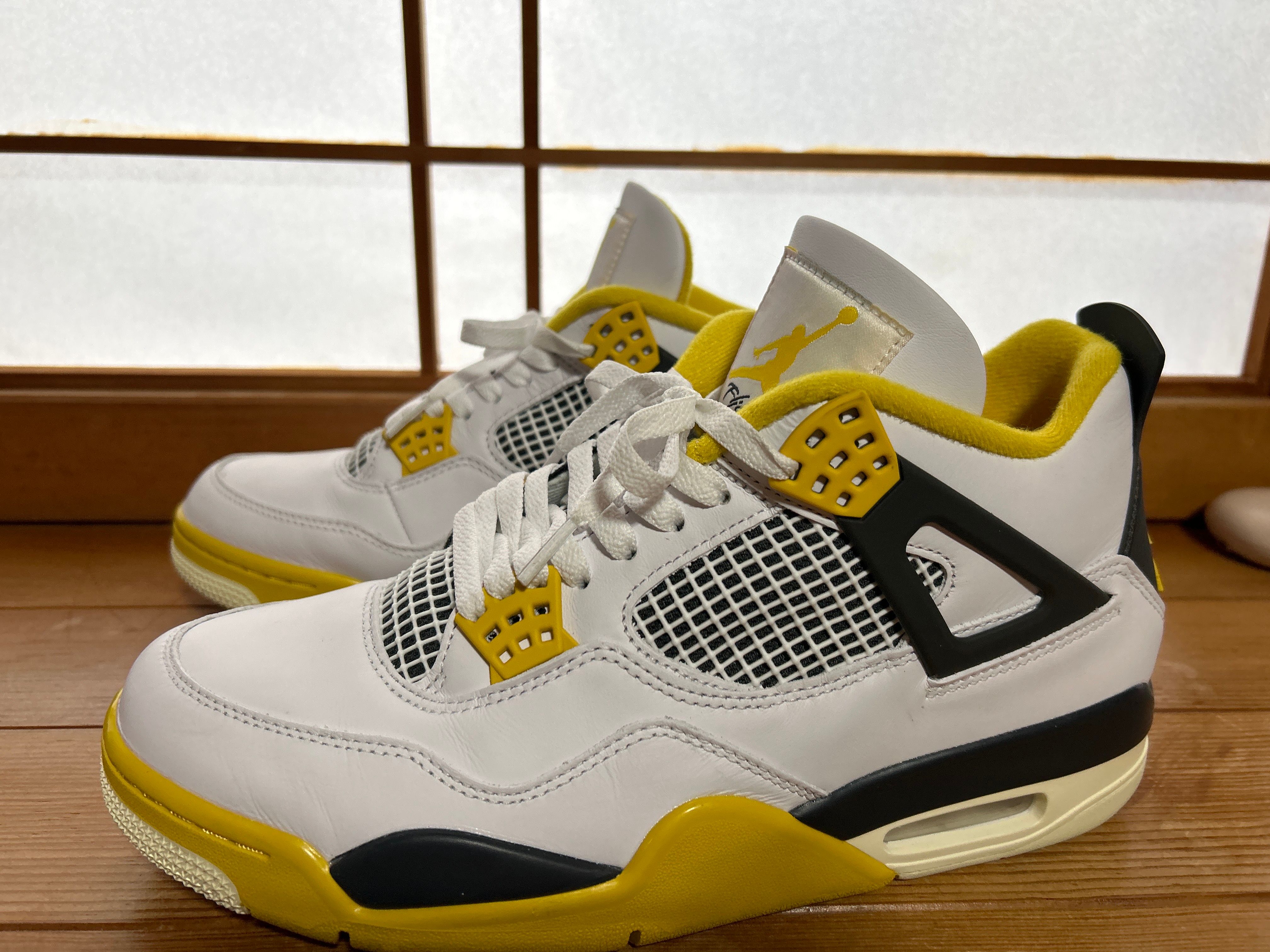 Nike Women's Air Jordan 4 Retro "Vivid Sulfur"