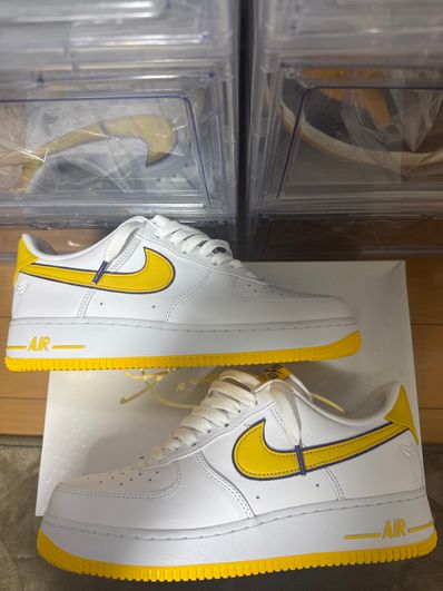 Kobe Bryant × Nike Air Force 1 Low Retro QS "Varsity Maize and Varsity Purple"