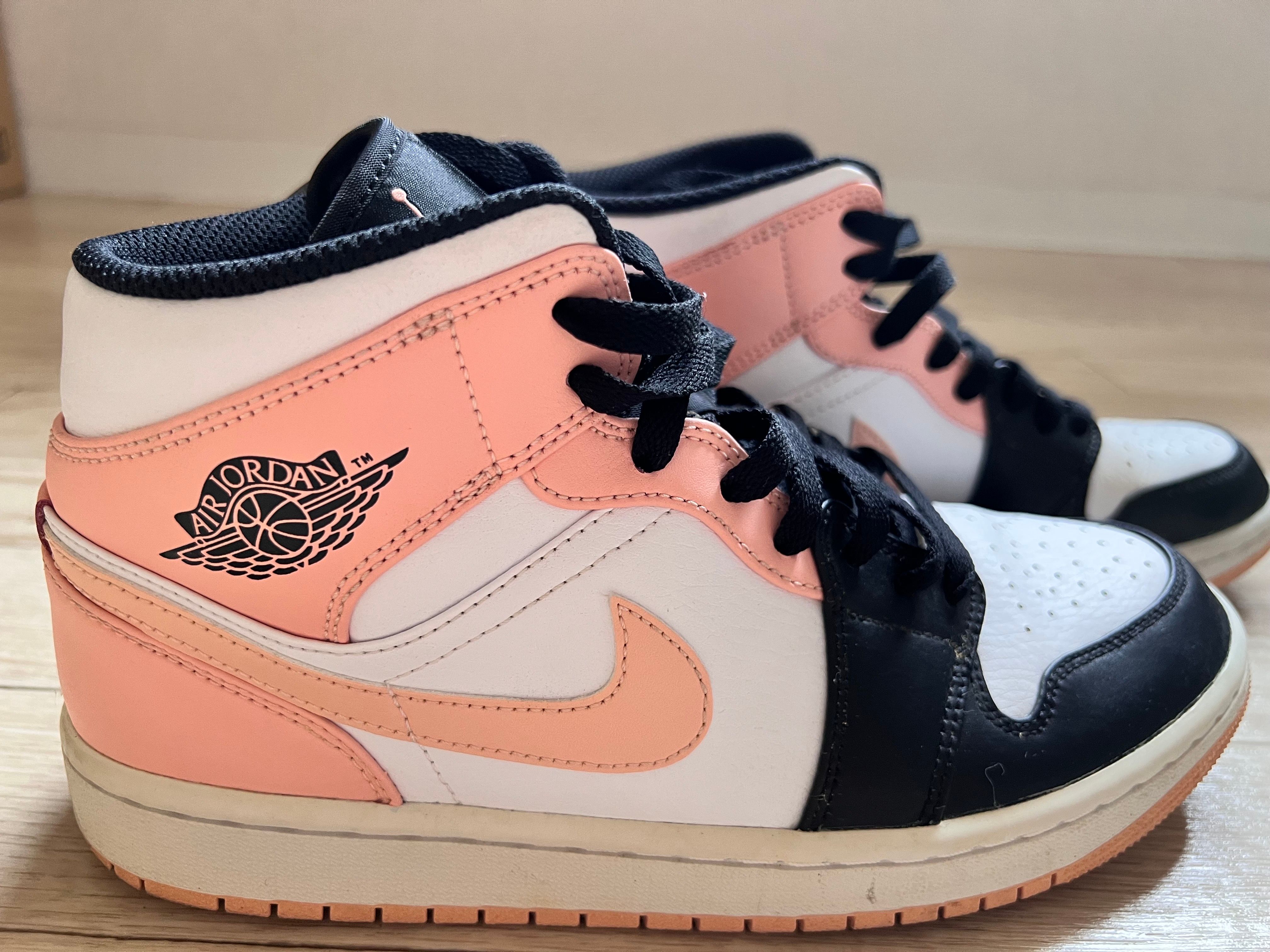 Nike GS Air Jordan 1 Mid "Arctic Orange Black Toe"