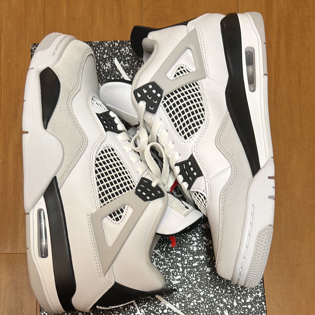 Nike Air Jordan 4 "Military Black"