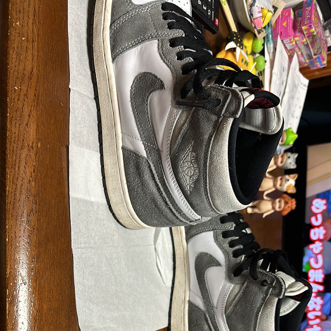 Nike Air Jordan 1 Retro High OG "Black and Smoke Grey"