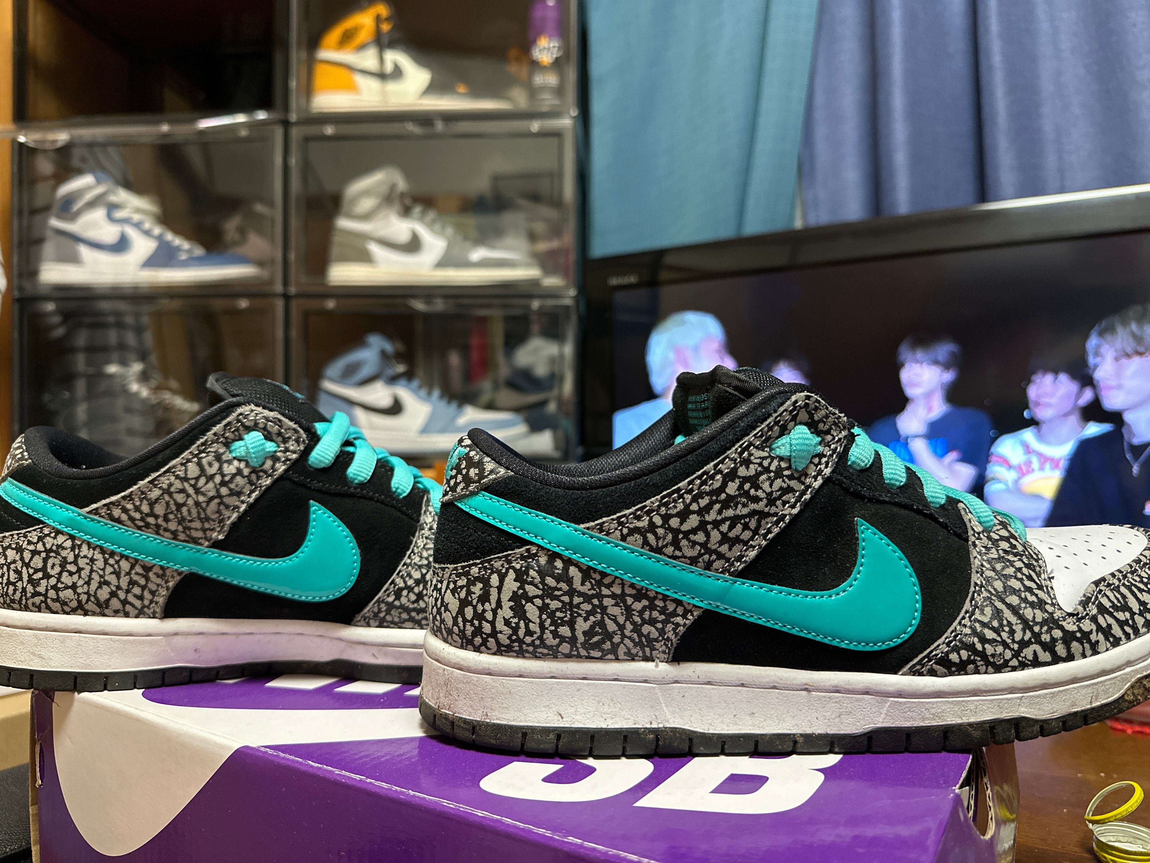 Nike SB Dunk Low "Elephant/Safari"