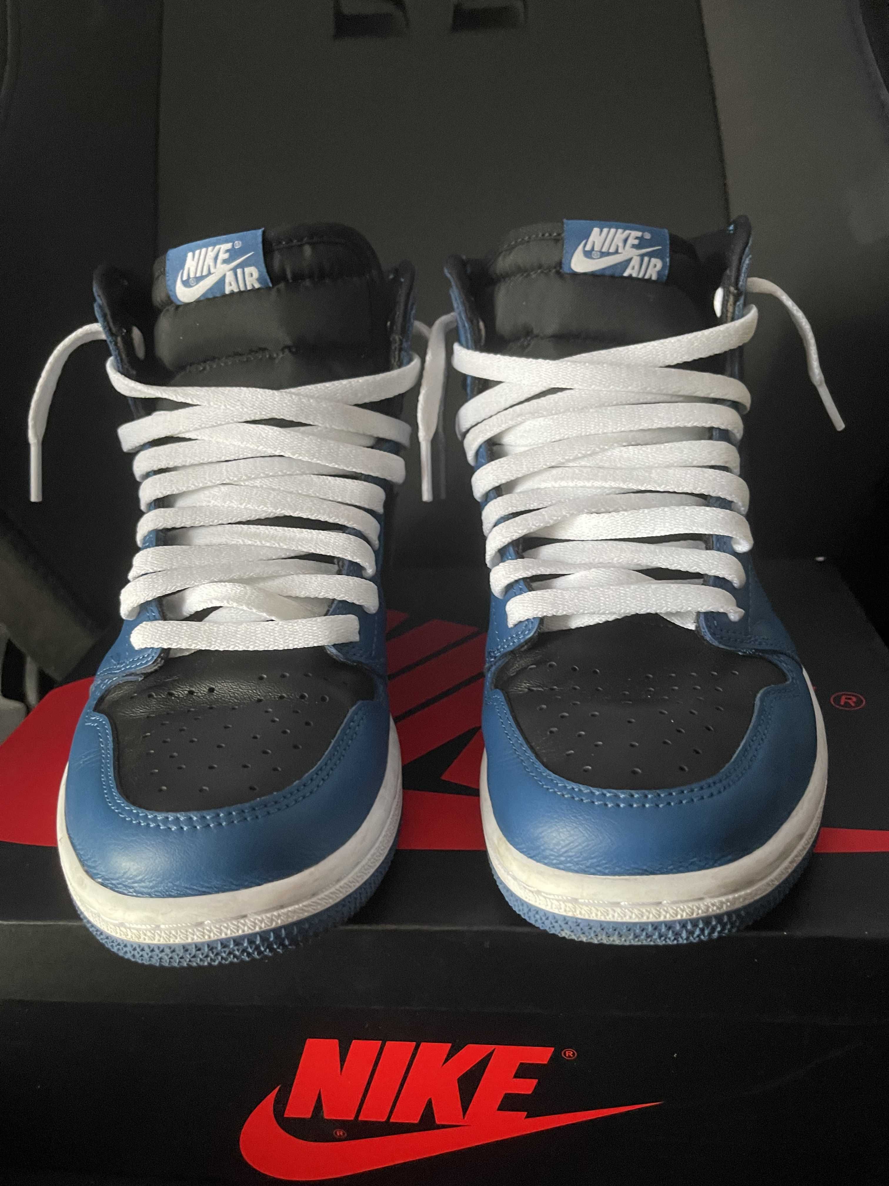 Nike Air Jordan 1 Retro High OG "Dark Marina Blue"