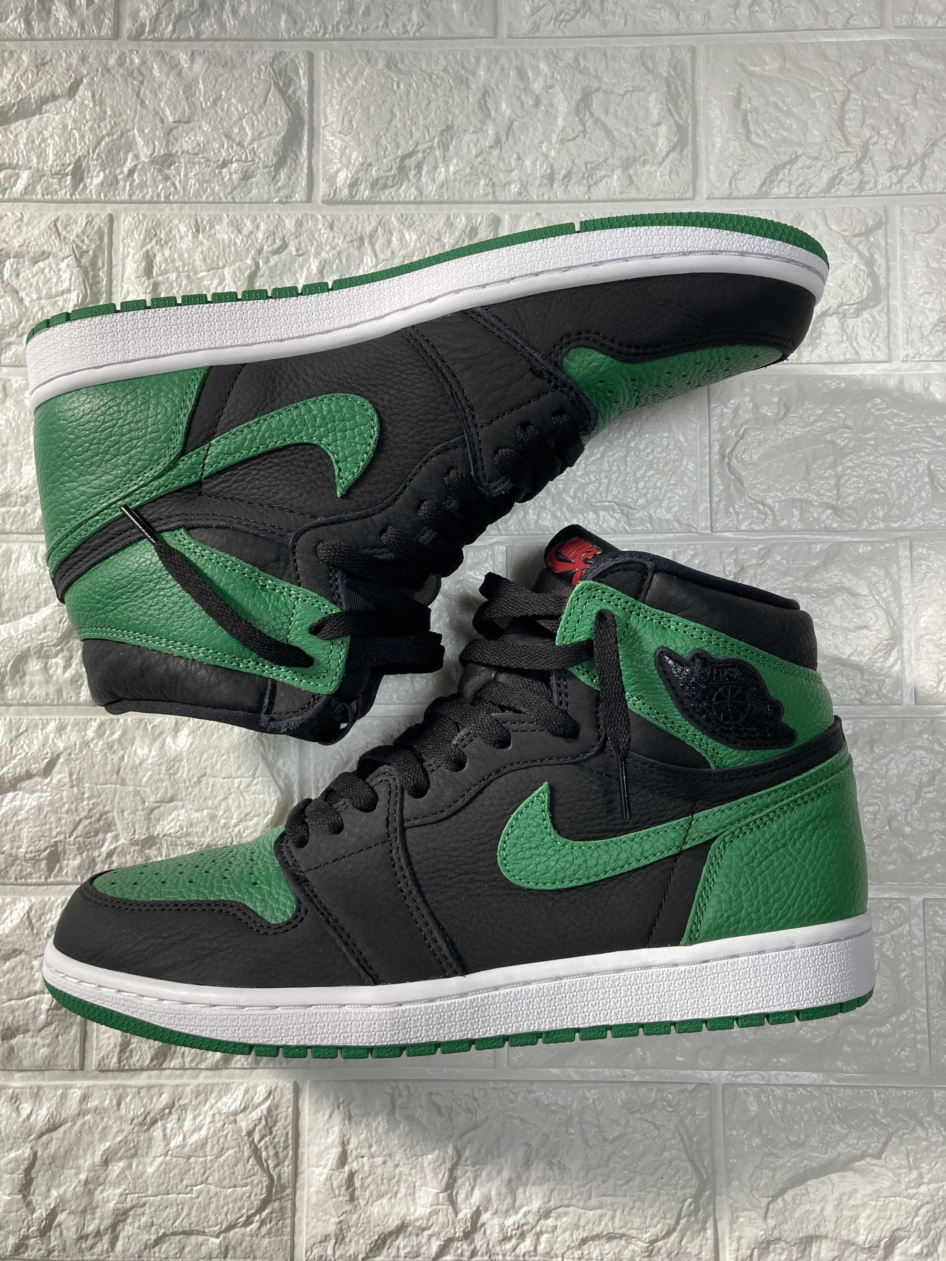 Nike Air Jordan 1 Retro High OG "Black/Pine Green" (2020)