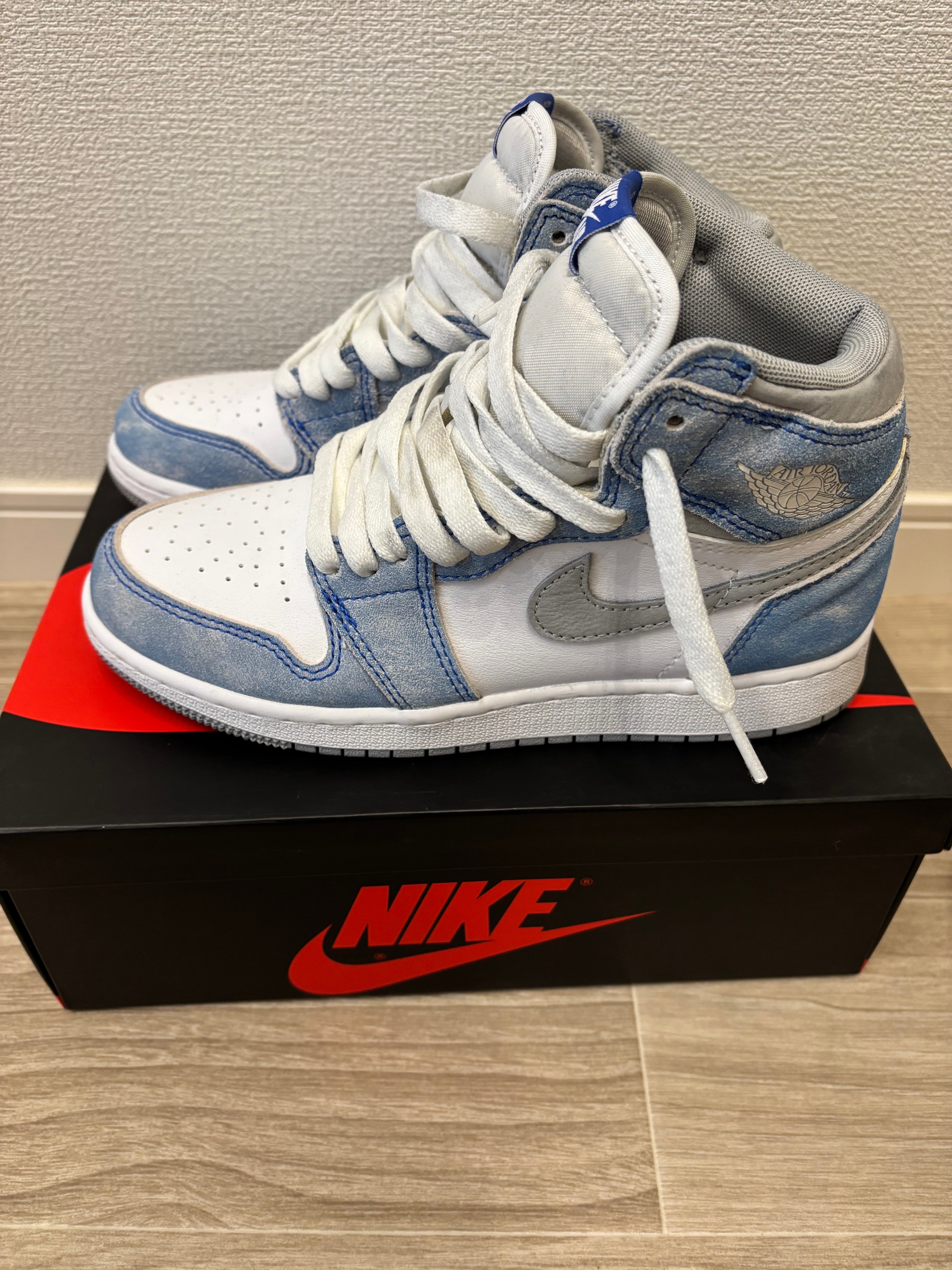 Nike GS Air Jordan 1 High OG "Hyper Royal"