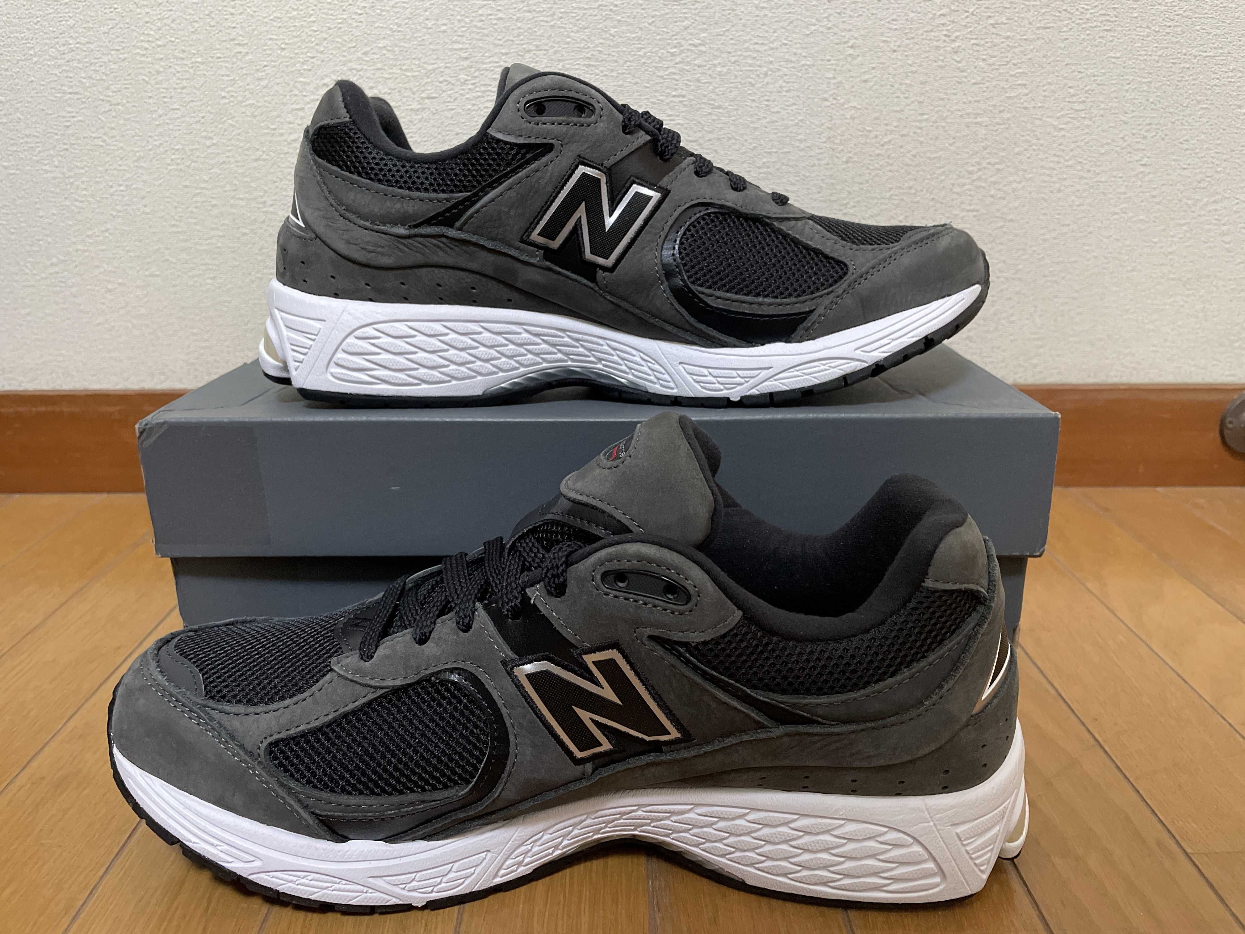 New Balance 2002R "Black/Gray"