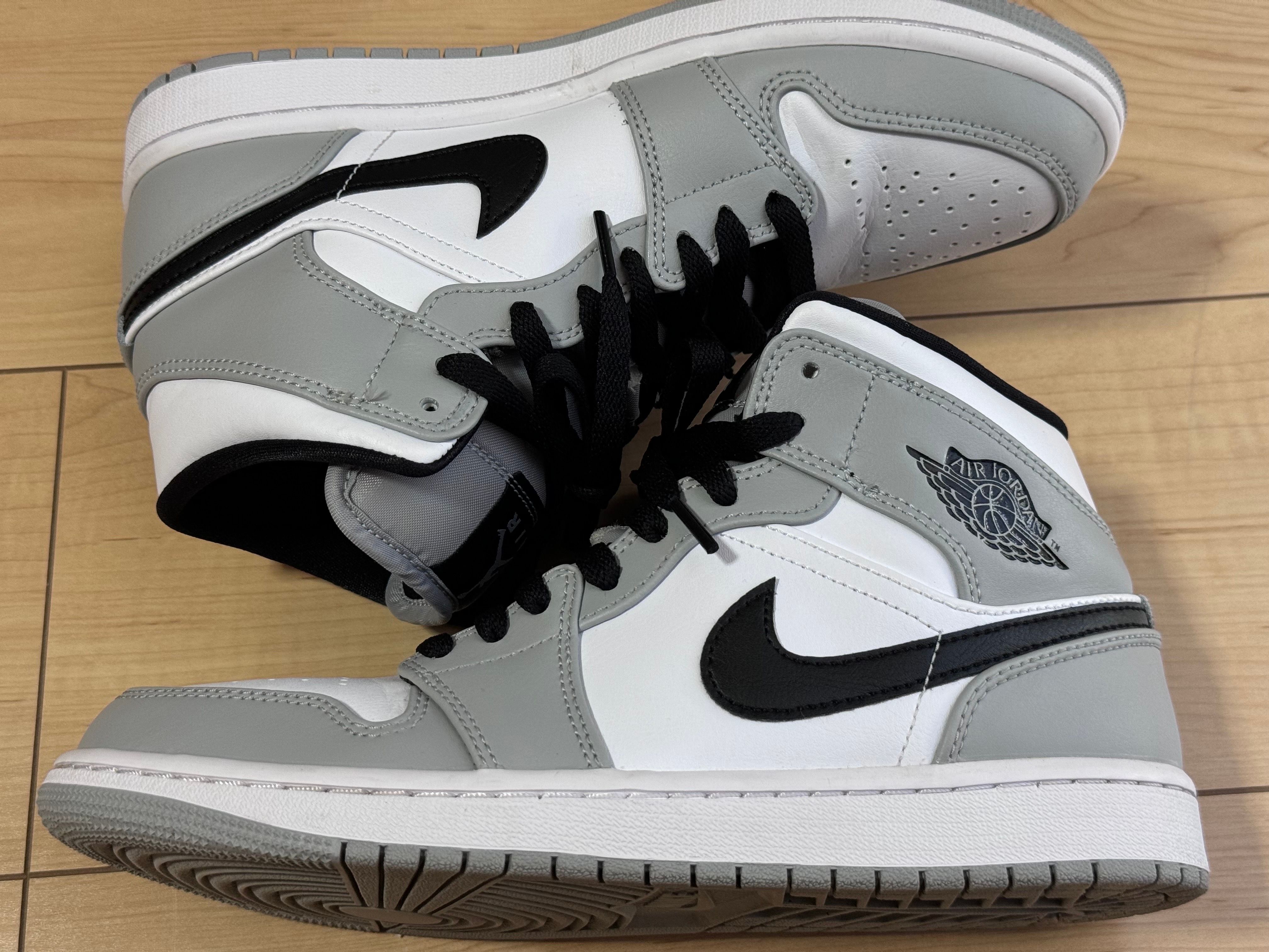 Nike Air Jordan 1 Mid "Light Smoke Grey/White/Black"