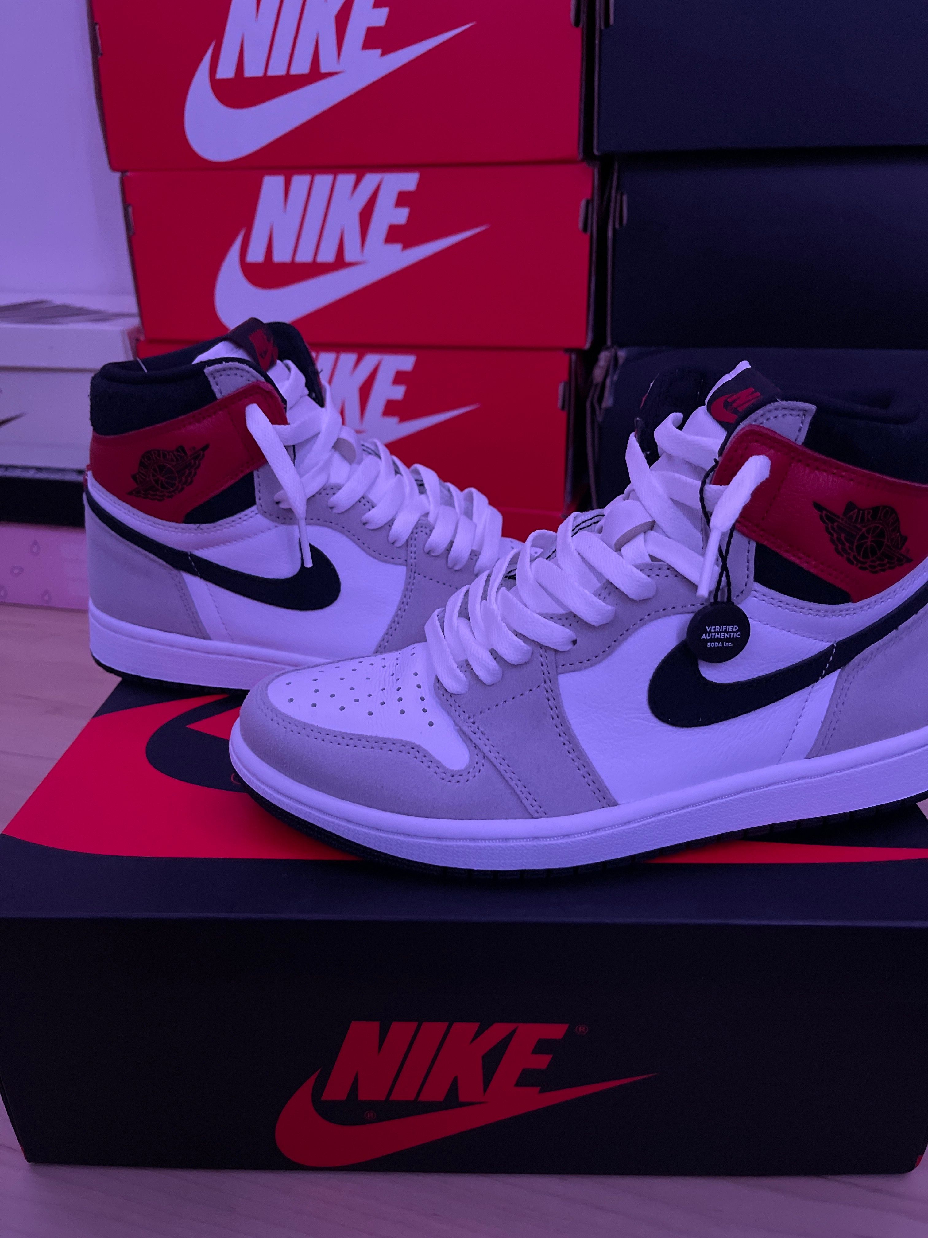 Nike Air Jordan 1 High OG "White/Black/Light Smoke Grey"