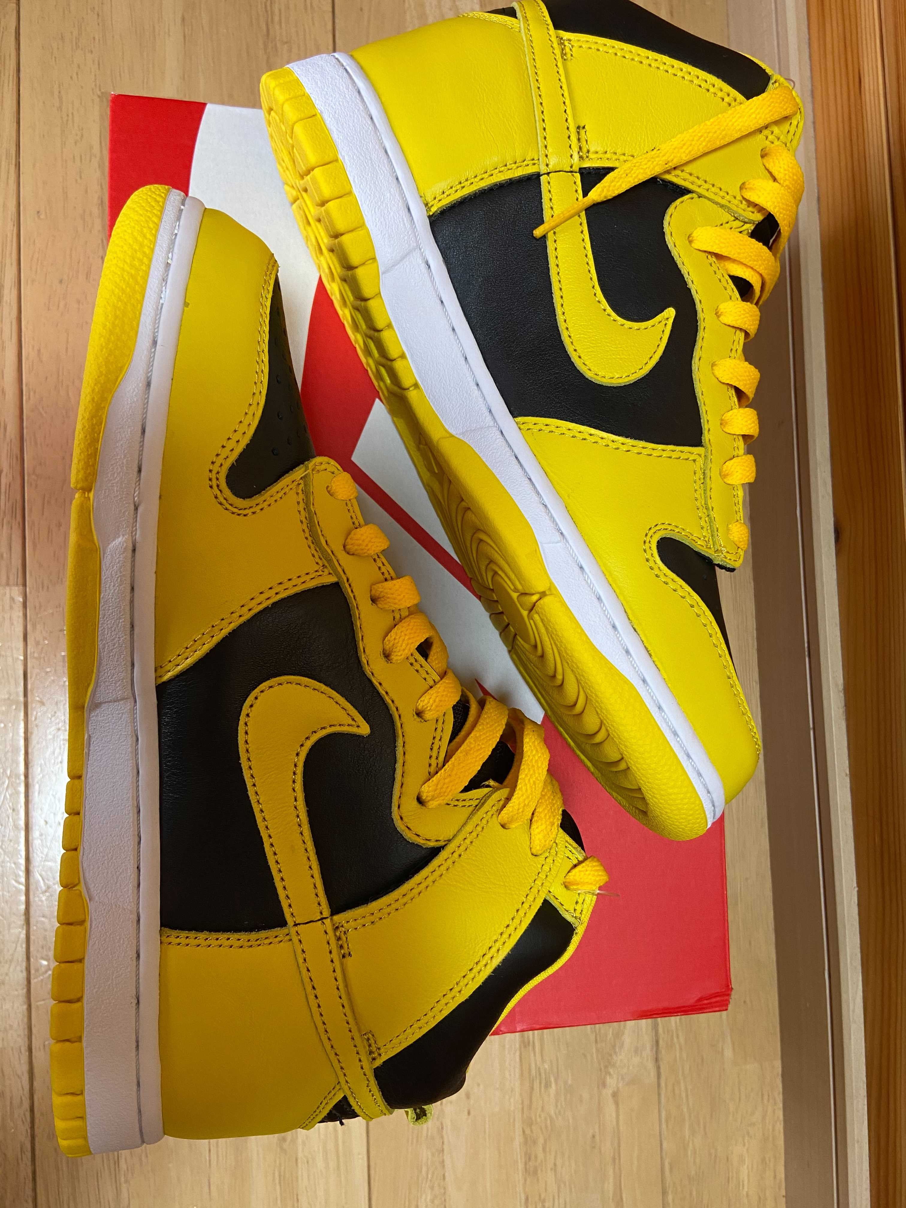 Nike Dunk High "Black/Varsity Maize"